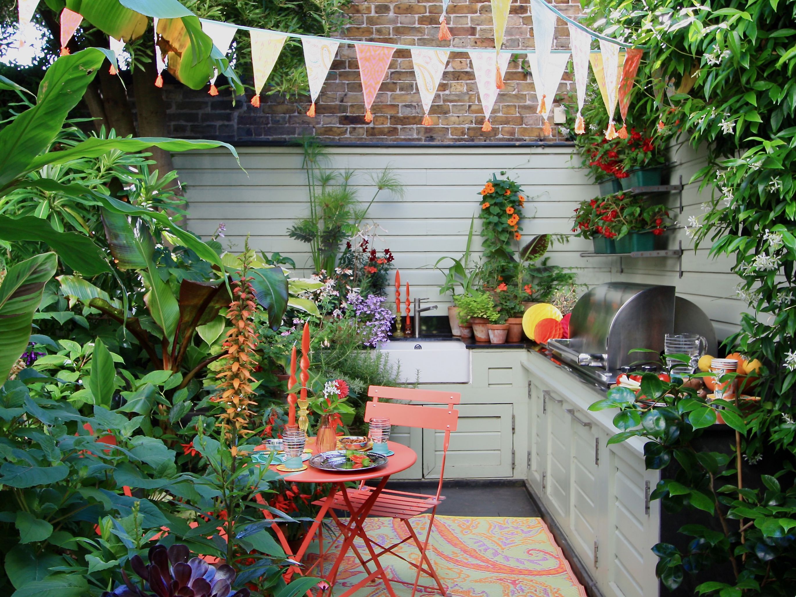 Courtyard Plant Ideas For Walls