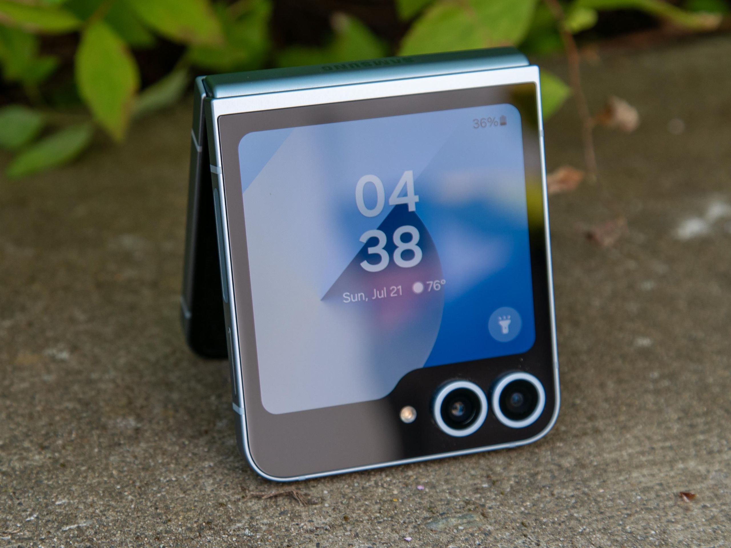 【ジャンク】 Galaxy Z Flip6 Amazon.com: SAMSUNG Galaxy Z Flip 6 5G, US Version, 512GB, Mint