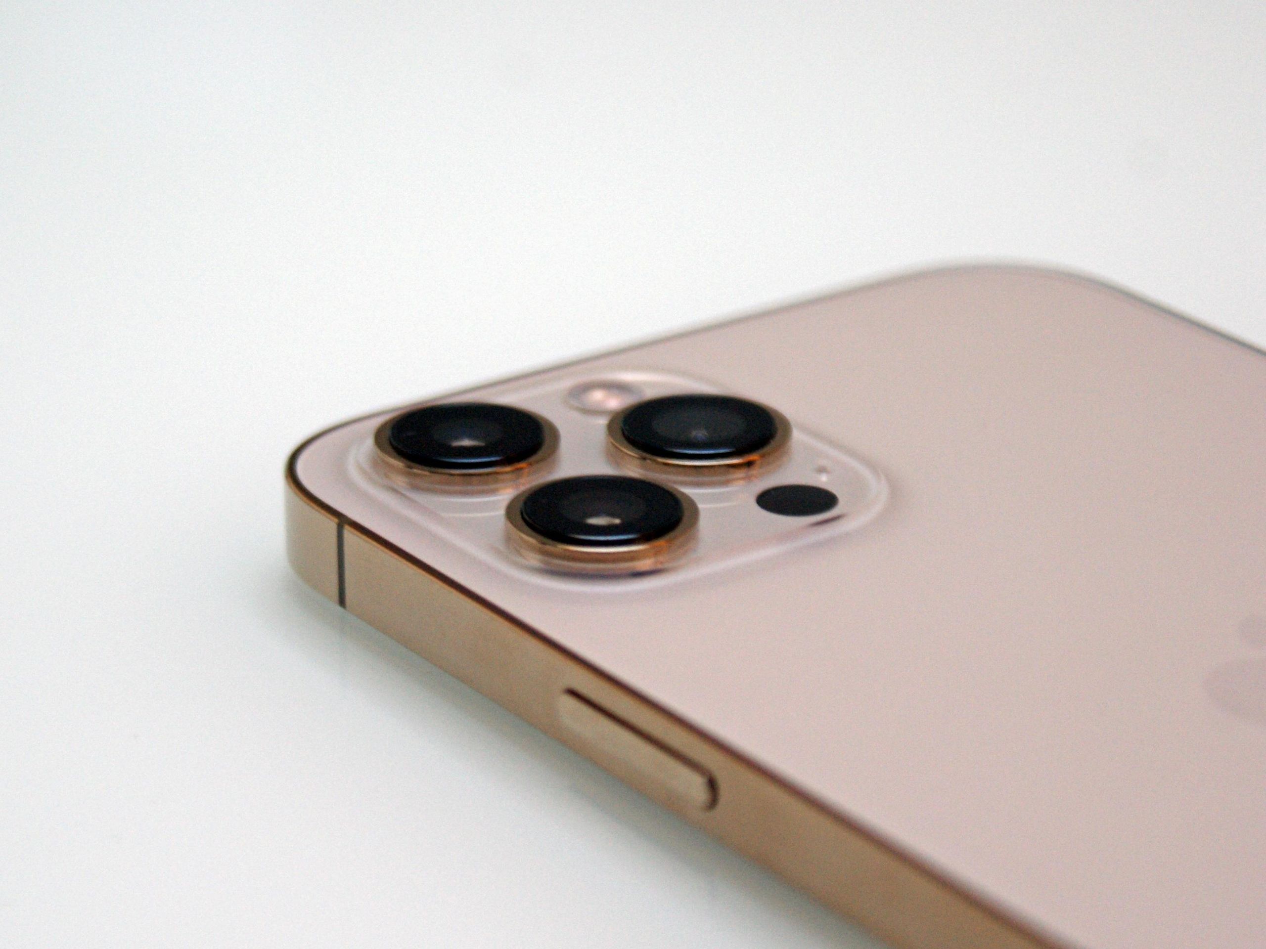 El iPhone 15 Pro podría acabar con el icónico color dorado | TechRadar