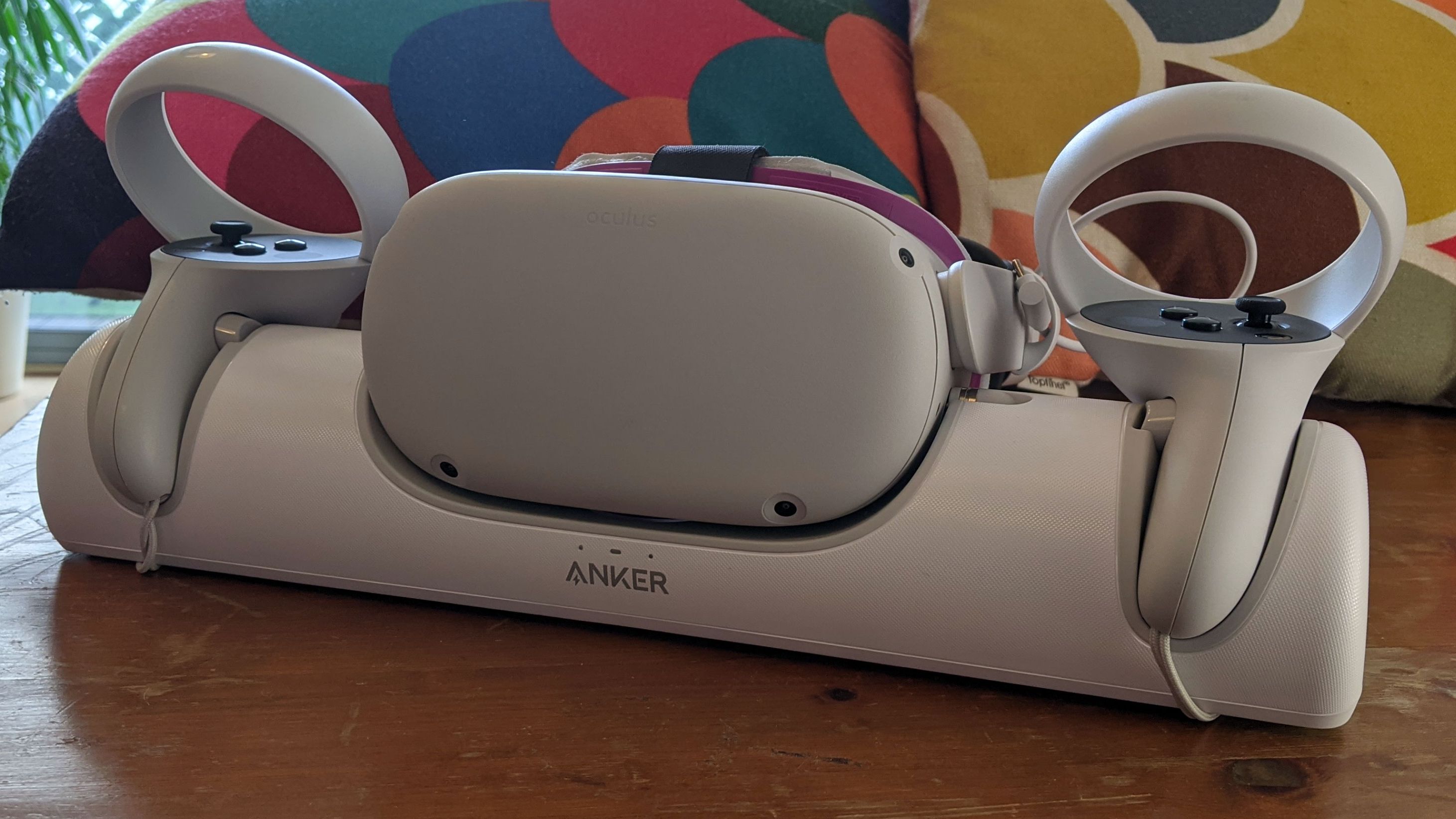 Quest2 + 充電ステーション + Anker Charging Dock Anker Charging Dock for Oculus Quest 2, Oculus Certified