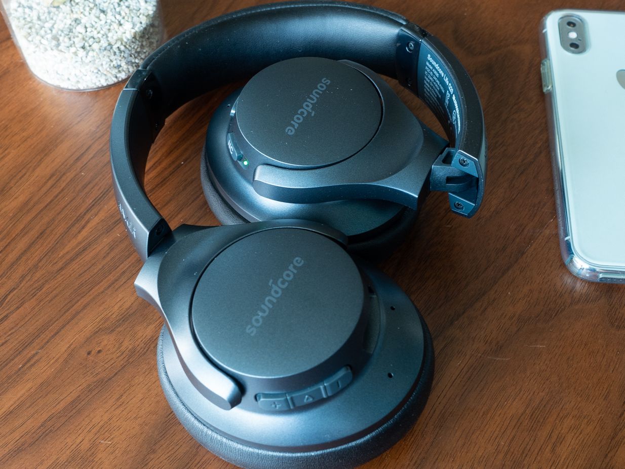 Soundcore Q20i: Bluetooth 5.0 - Drivers de 40 mm - Auxiliar Soundcore Q20i: Bluetooth 5.0 - Drivers de 40 mm - Auxiliar