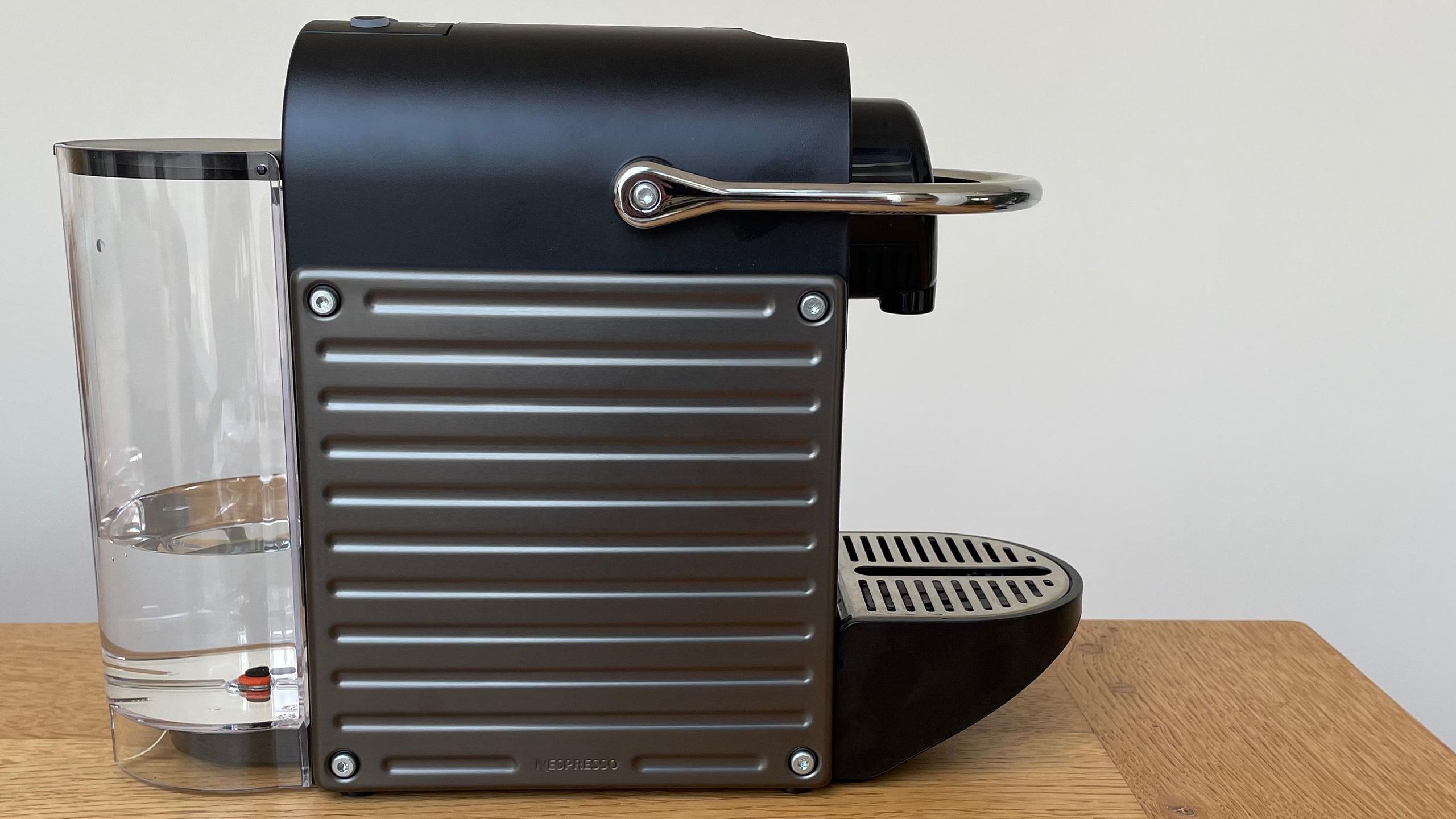 コーヒーメーカー・エスプレッソマシン NESPRESSO PIXIE Pixie Redesign Silver - Original Coffee Machine - Nespresso USA