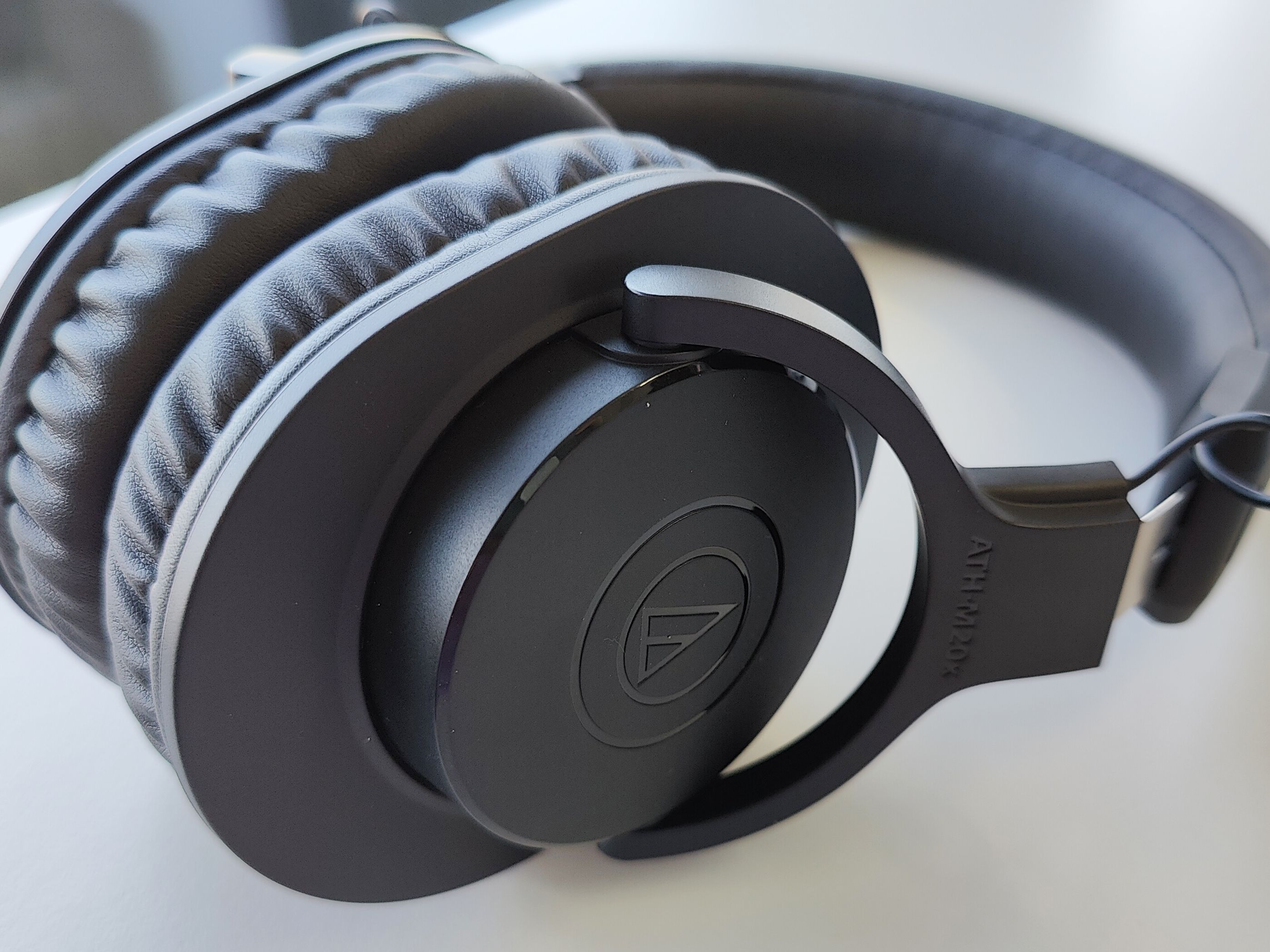 美品 Audio-Technica ATH-M20xbt ATH-M20xBT l Wireless Over-Ear Headphones | Audio-Technica