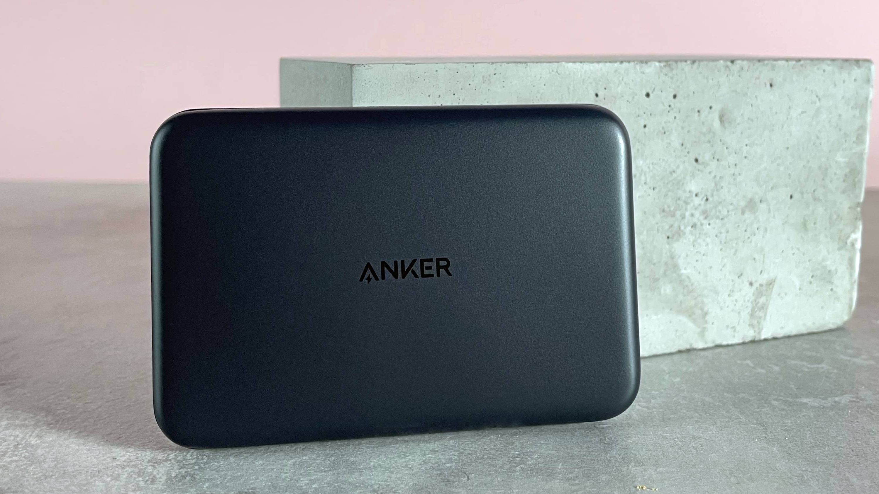 【新品】ankerMagGoPowerBank(10000mAh,slim） Amazon.com: Anker MagGo Power Bank, Ultra-Slim 10,000mAh