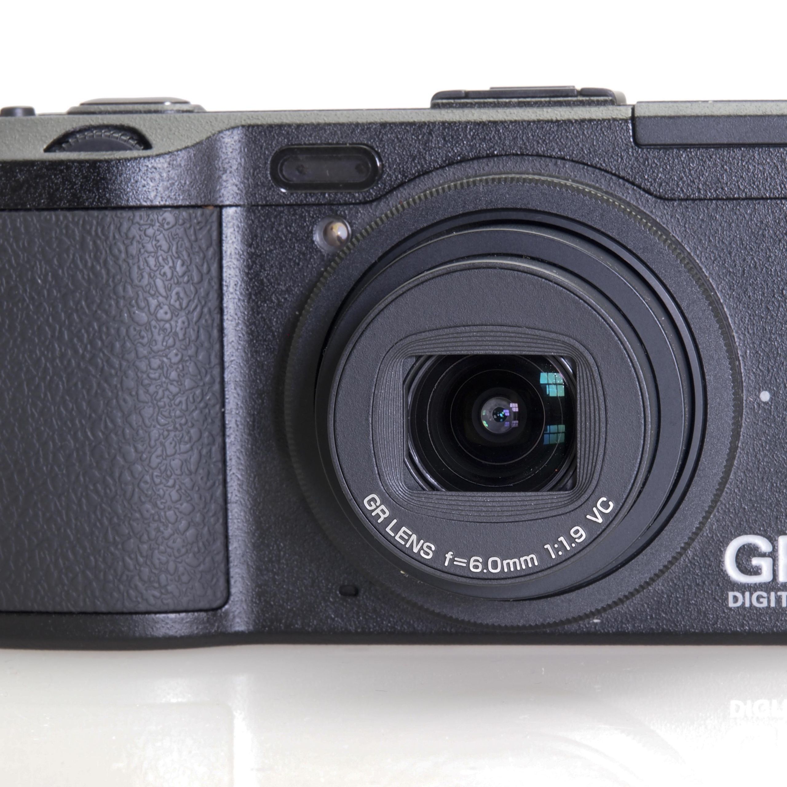 RICOH GR DIGITAL IV デジタルカメラ Ricoh GRD IV Digital Point and Shoot Camera Review - Casual Photophile
