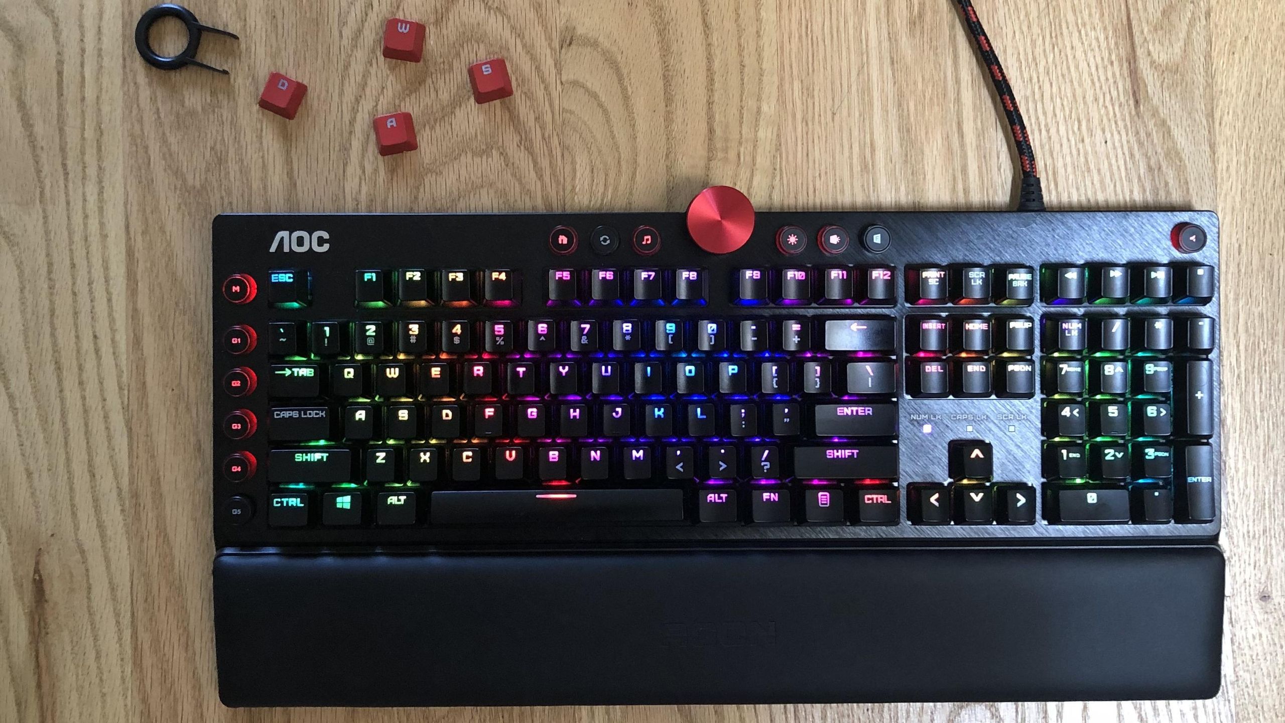AOC Agon AGK700 Review: Clicky and Clunky | Tom's Hardware