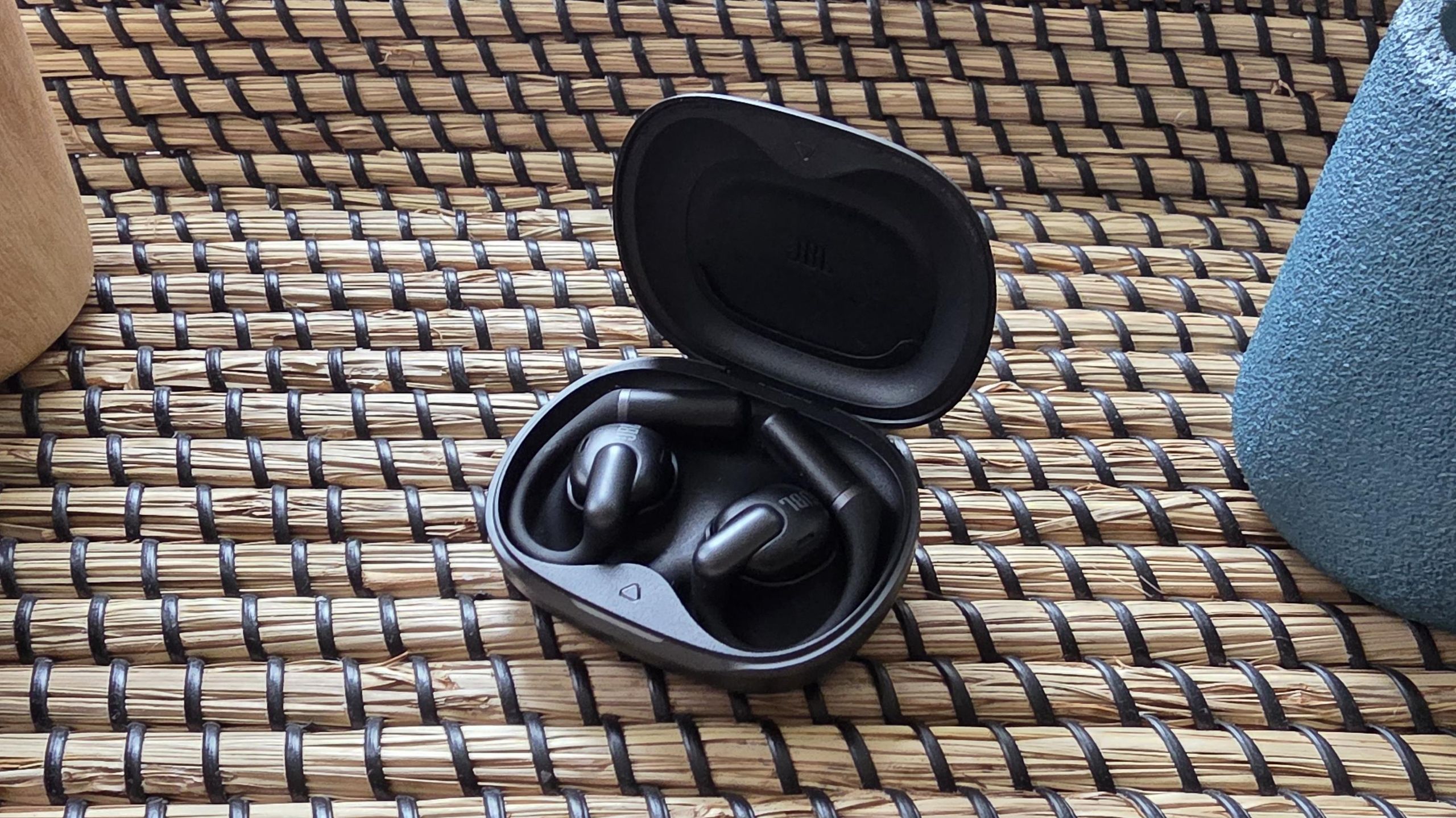 JBL Sense Pro review: open-ears met hi-res audio en goede bas