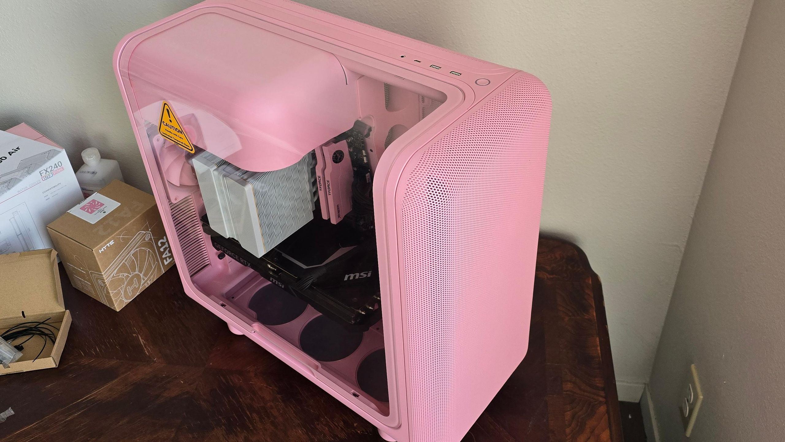 Hyte X50 tested with FA12 fans - Hyte X50 Case Review: rounded