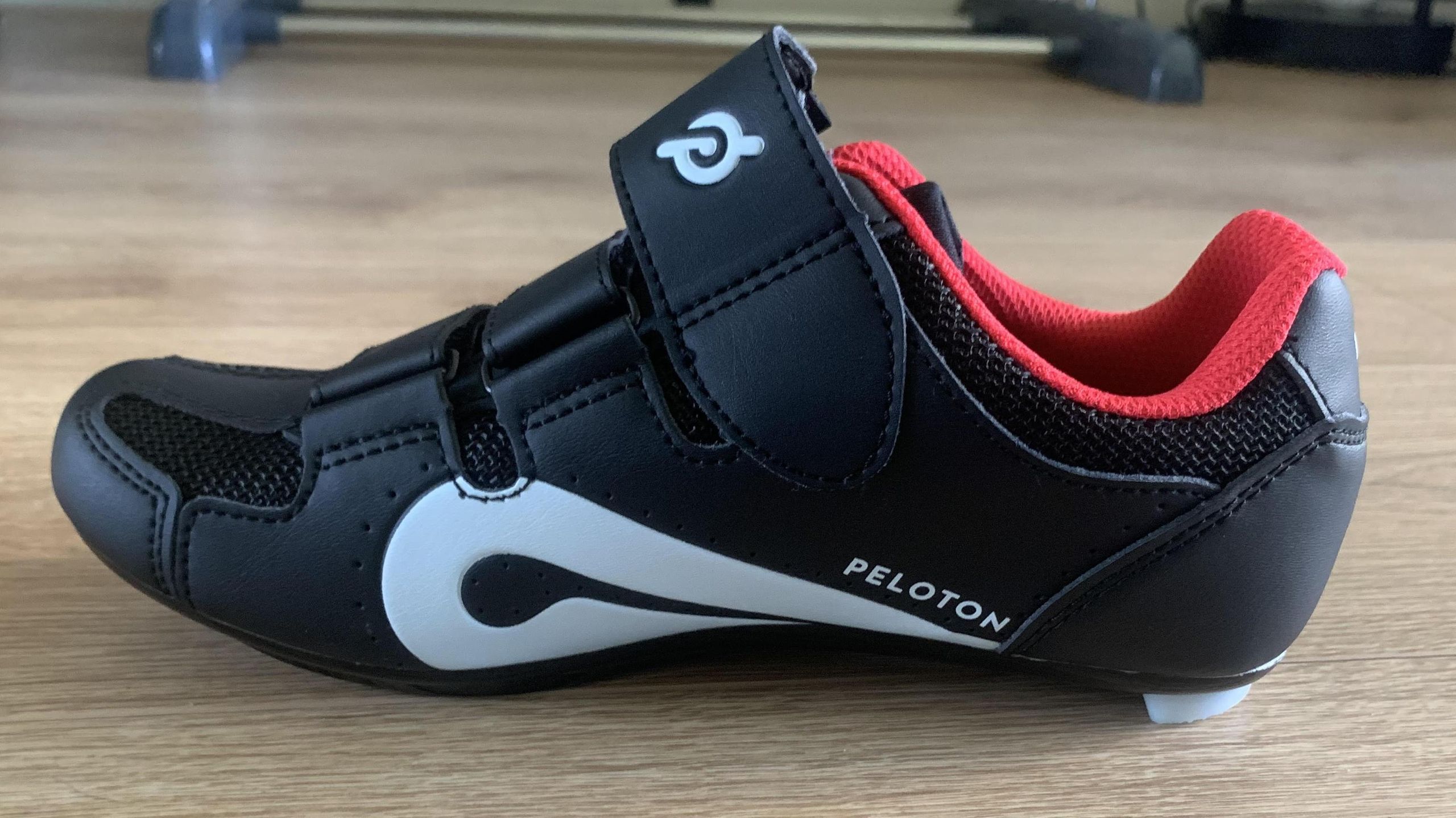 ? Peloton Black and Red Sneakers with Velcro Straps Peloton Adults Size euro 46 Cycling Shoes - Black Red US  main image 2