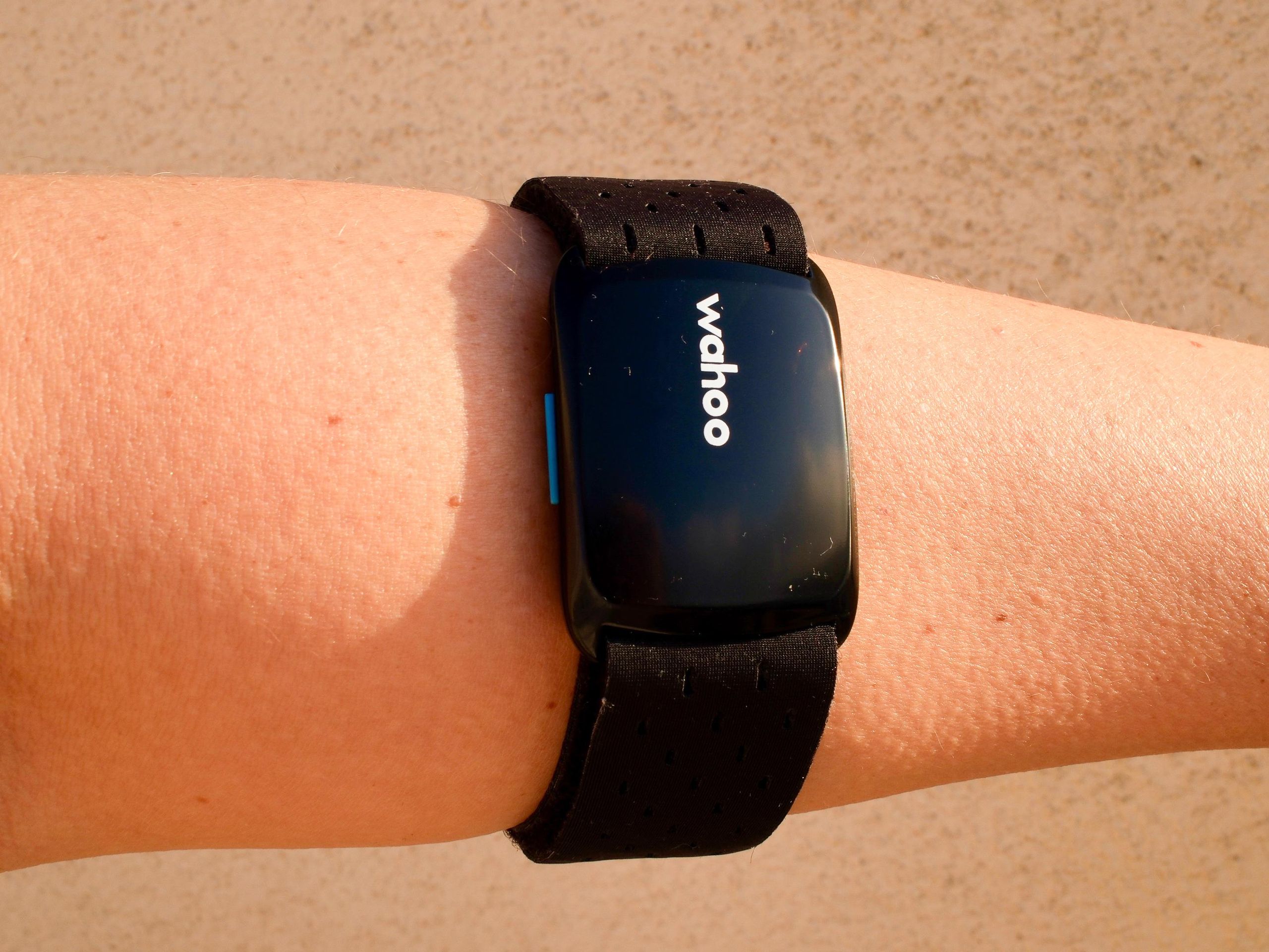 【新品・未使用】Wahoo TICKR FIT Amazon | Wahoo TICKR FITハートレートアームバンド、Bluetooth/ANT +