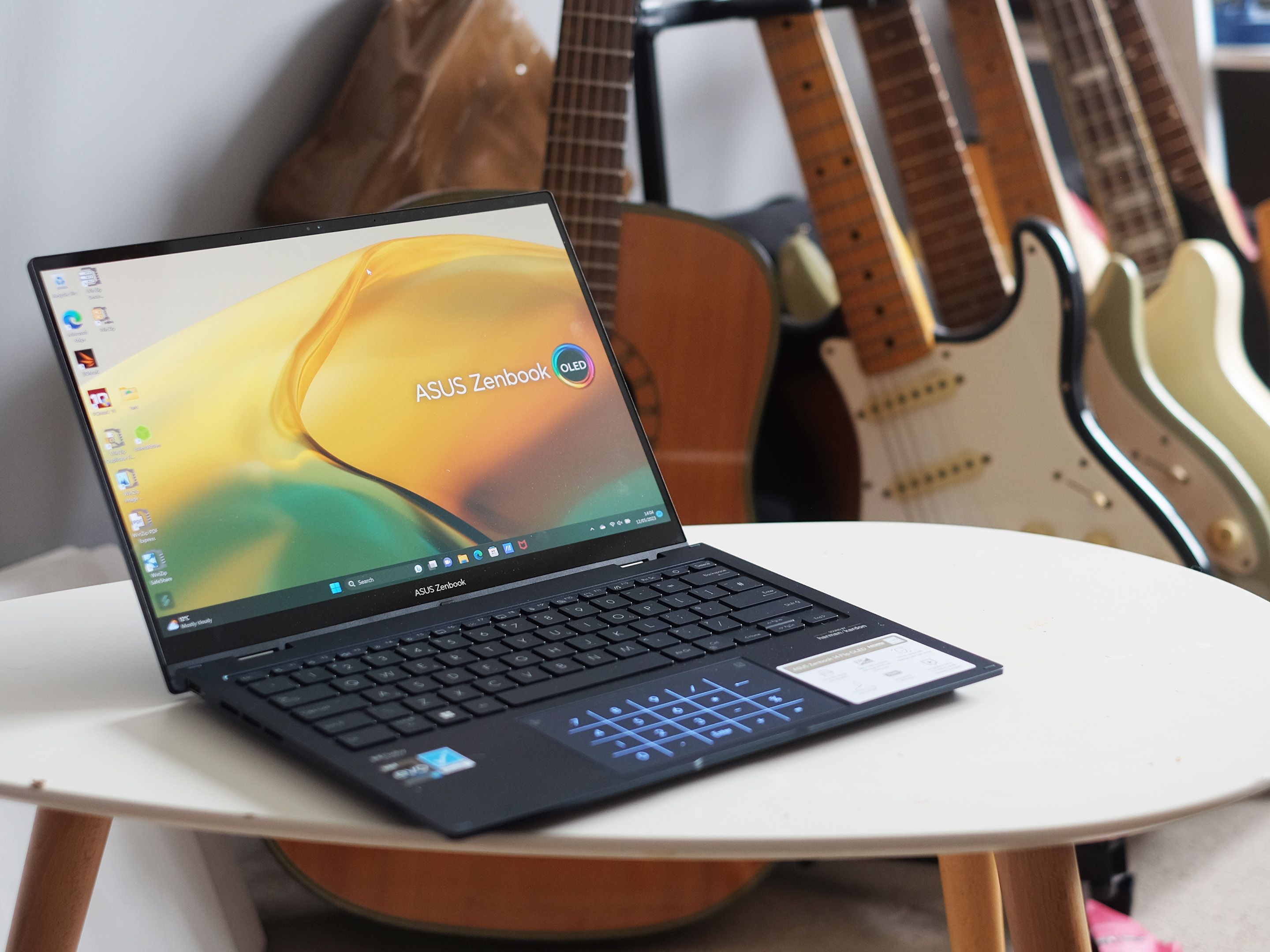 Windowsノート本体 ASUS Zenbook 14 Flip OLED ASUS Zenbook 14 Flip OLED (2023) Review - RTINGS.com
