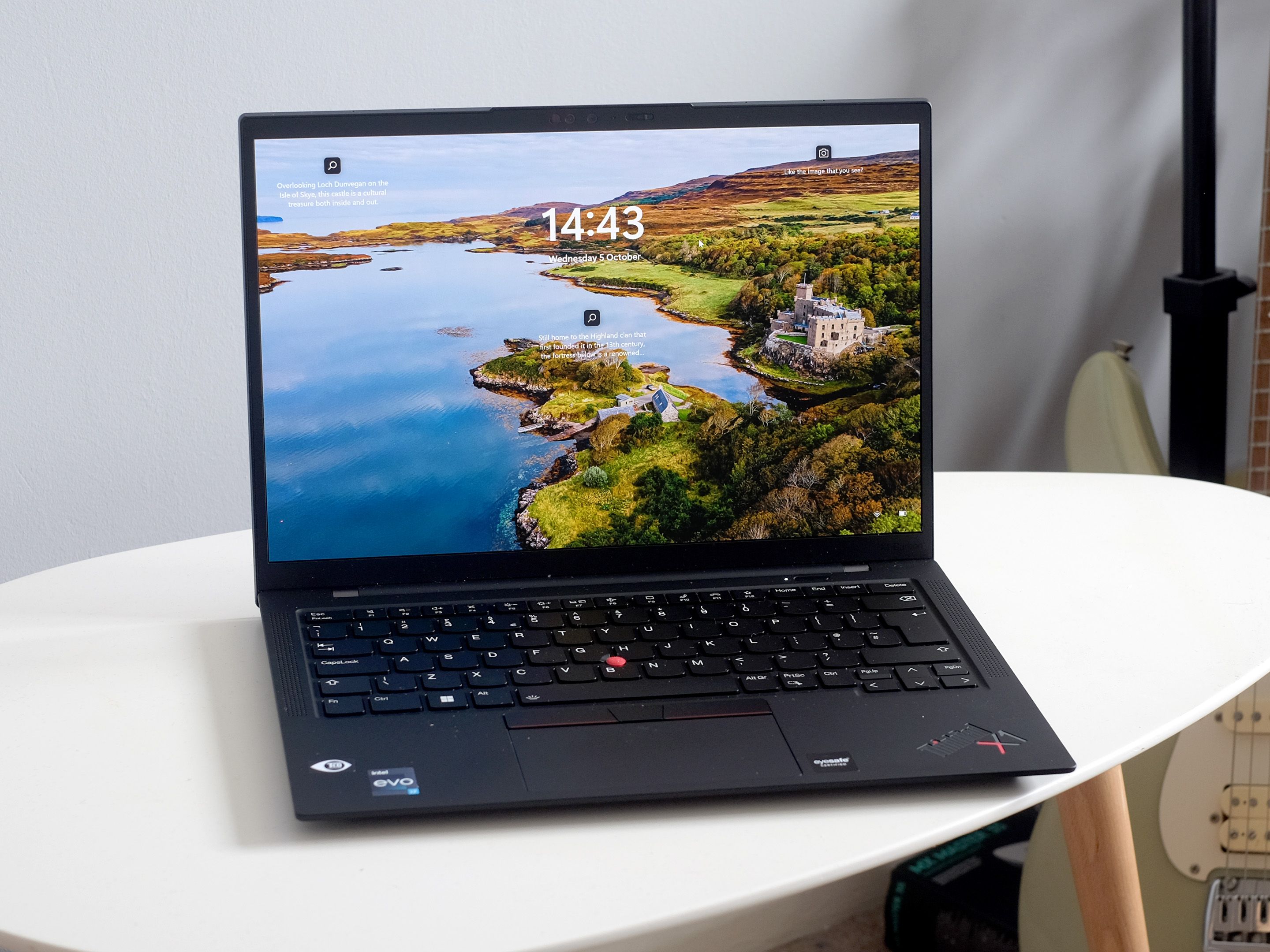rick22年 Thinkpad X1 carbon gen10 ② ThinkPad X1 Carbon Gen 10 | Ultralight, super-powerful Intel