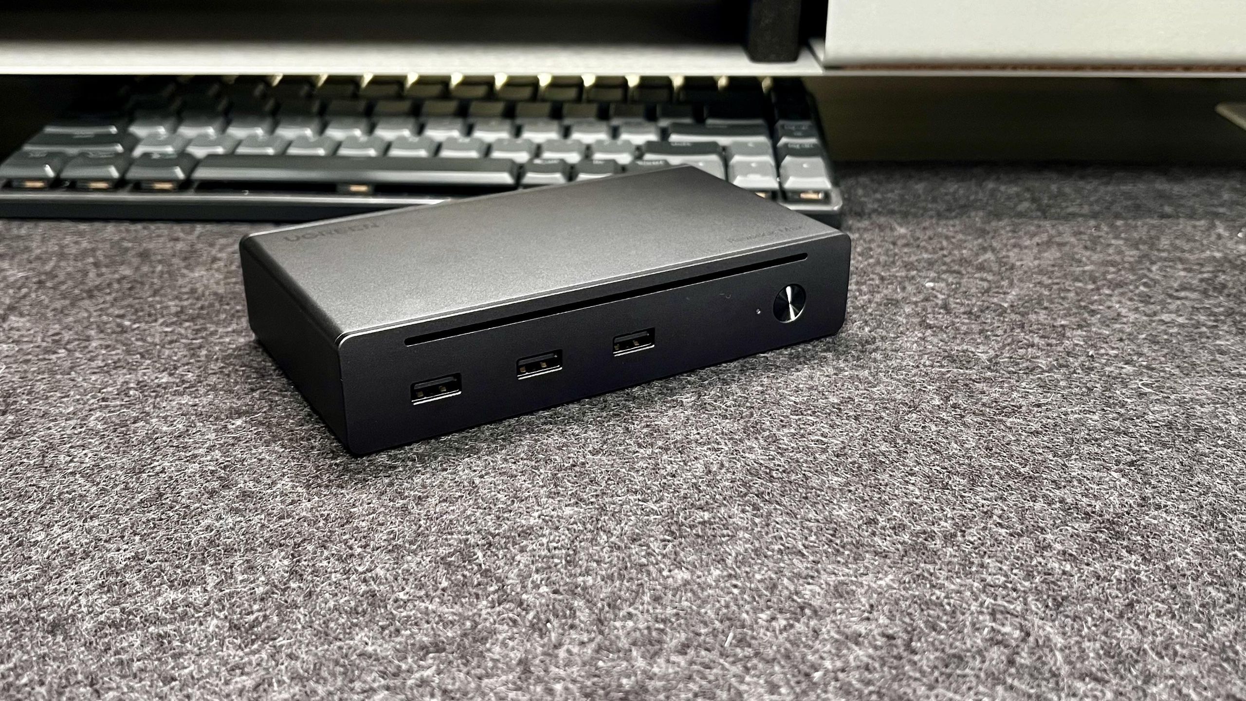 その他 UGREEN Revodok Max 208 Thunderbolt 4 revodok-max-208-16-1.jpg