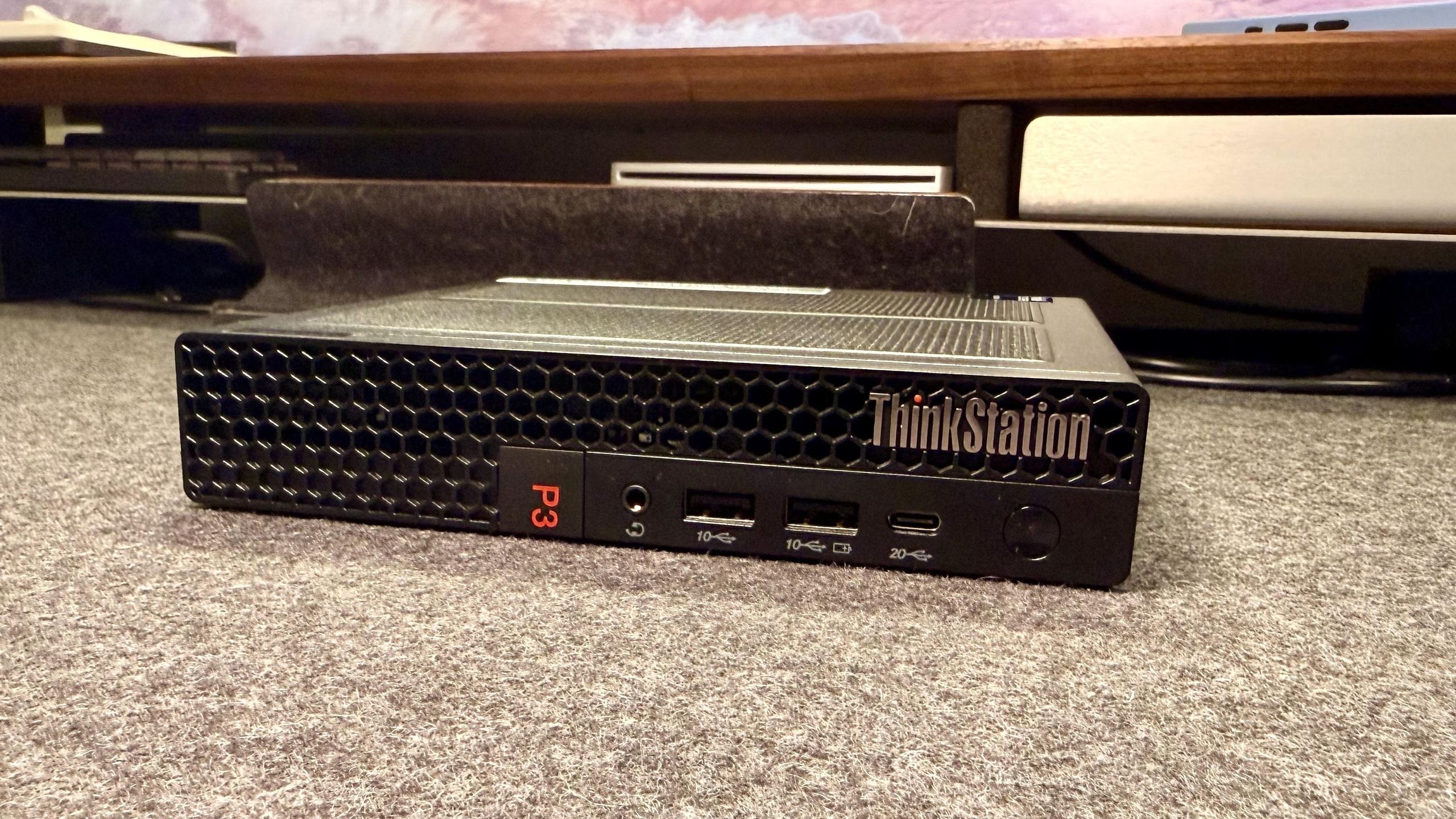 Lenovo ThinkStation P3 Tiny Gen 2 mini PC workstation review