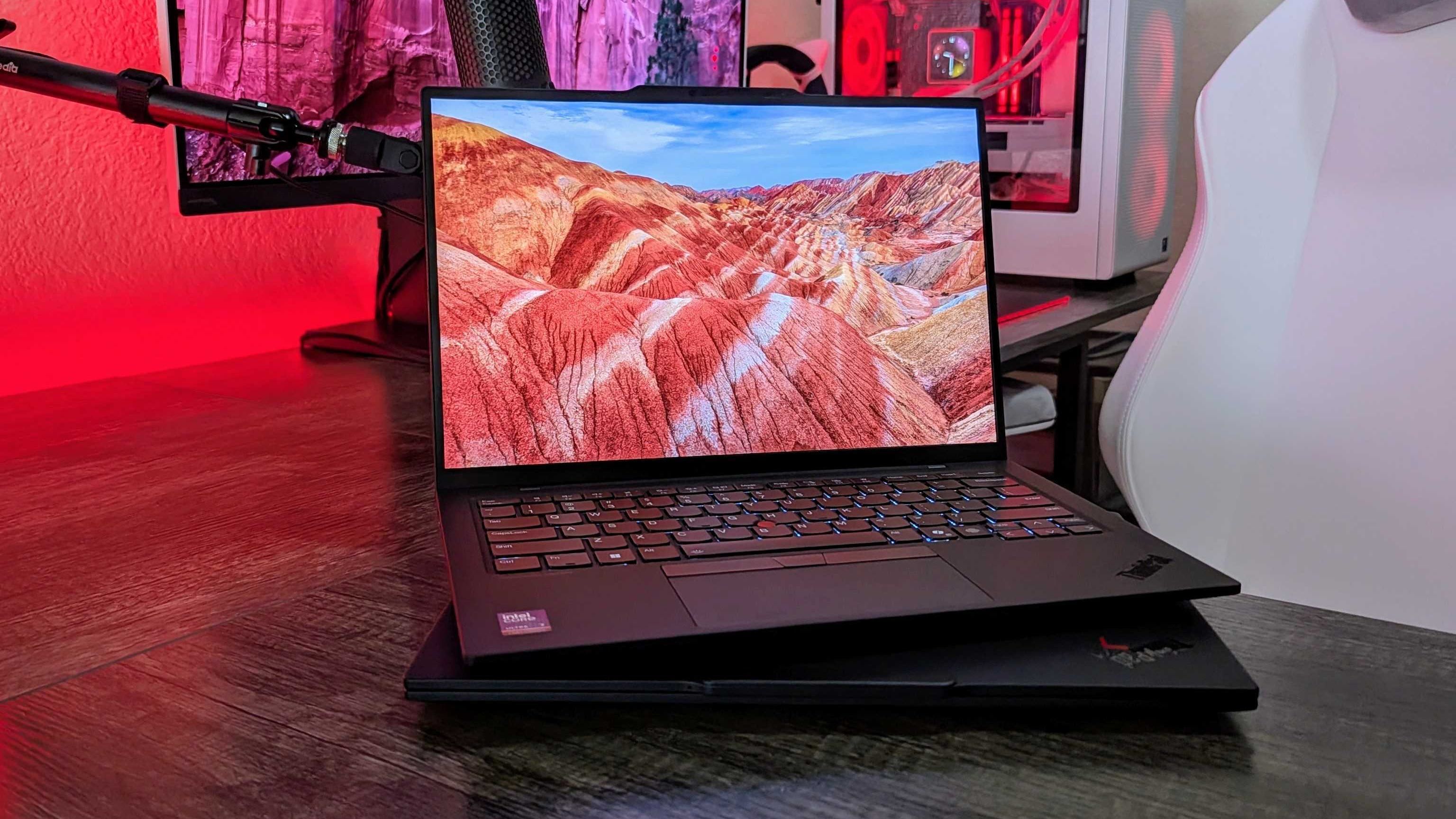 Lenovo ThinkPad X1 Carbon (Gen 13) review: Thinner, lighter Lenovo ThinkPad X1 Carbon (Gen 13) review: Thinner, lighter