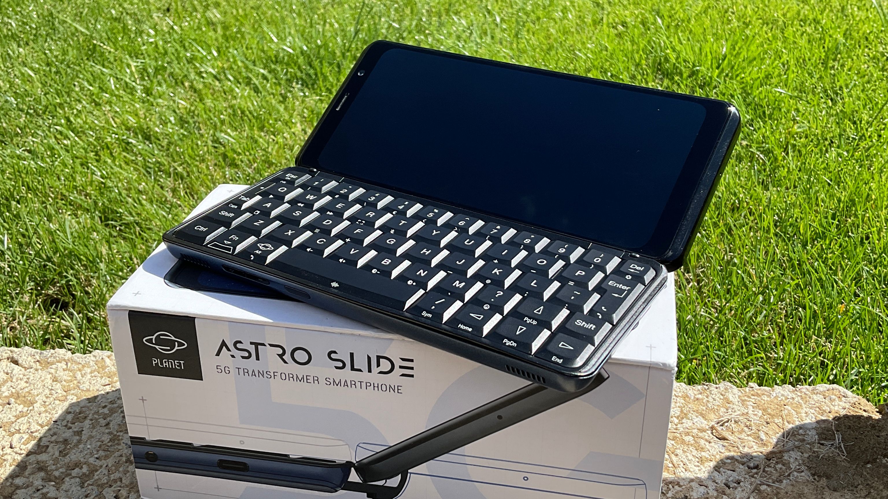 ☆送料無料・綺麗です☆Planet Computers Astro Slide 5G 日本語