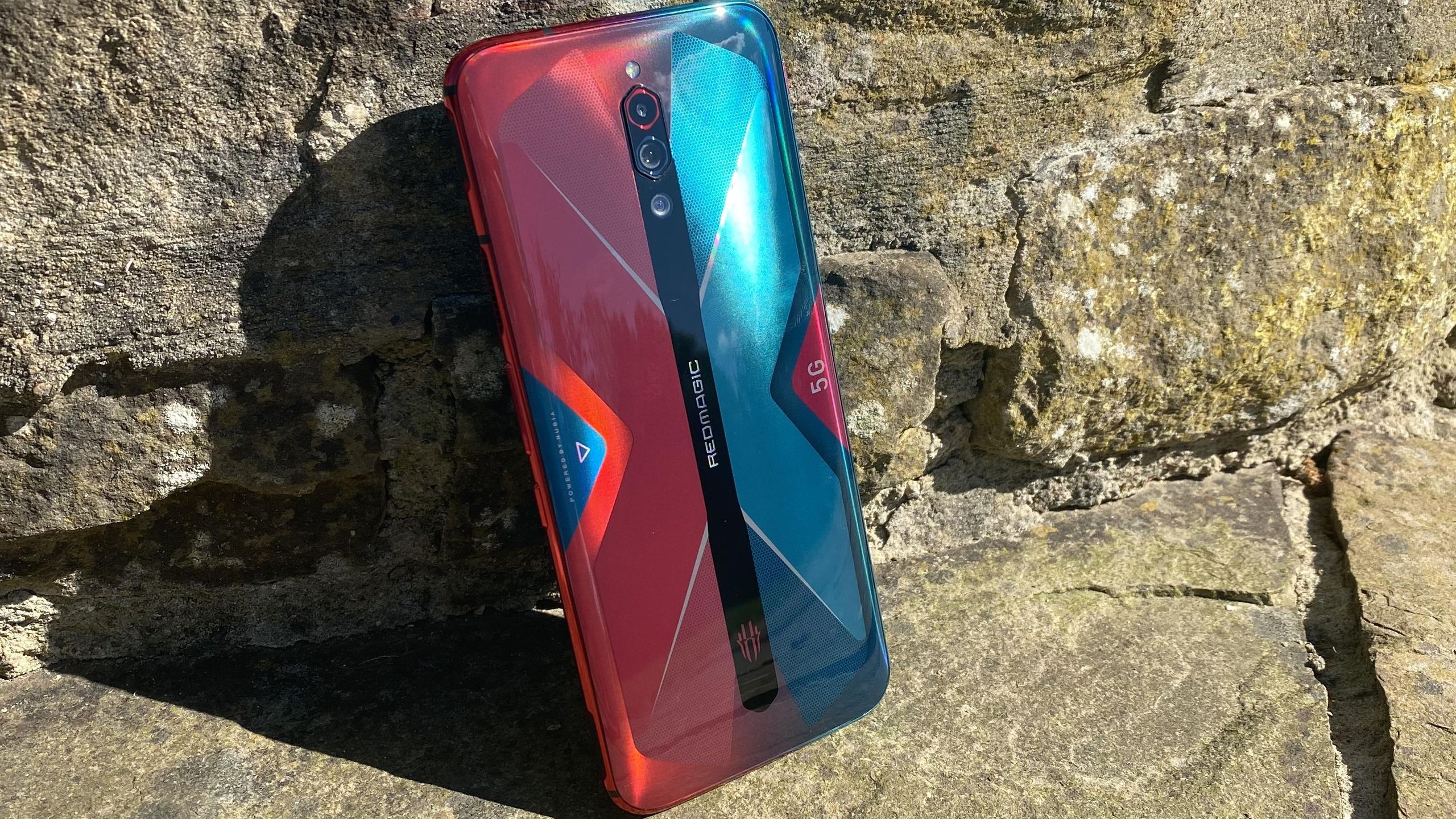 レッドマジック5G 5K7RzEPNYPqQC4RTHUeFz8.jpg