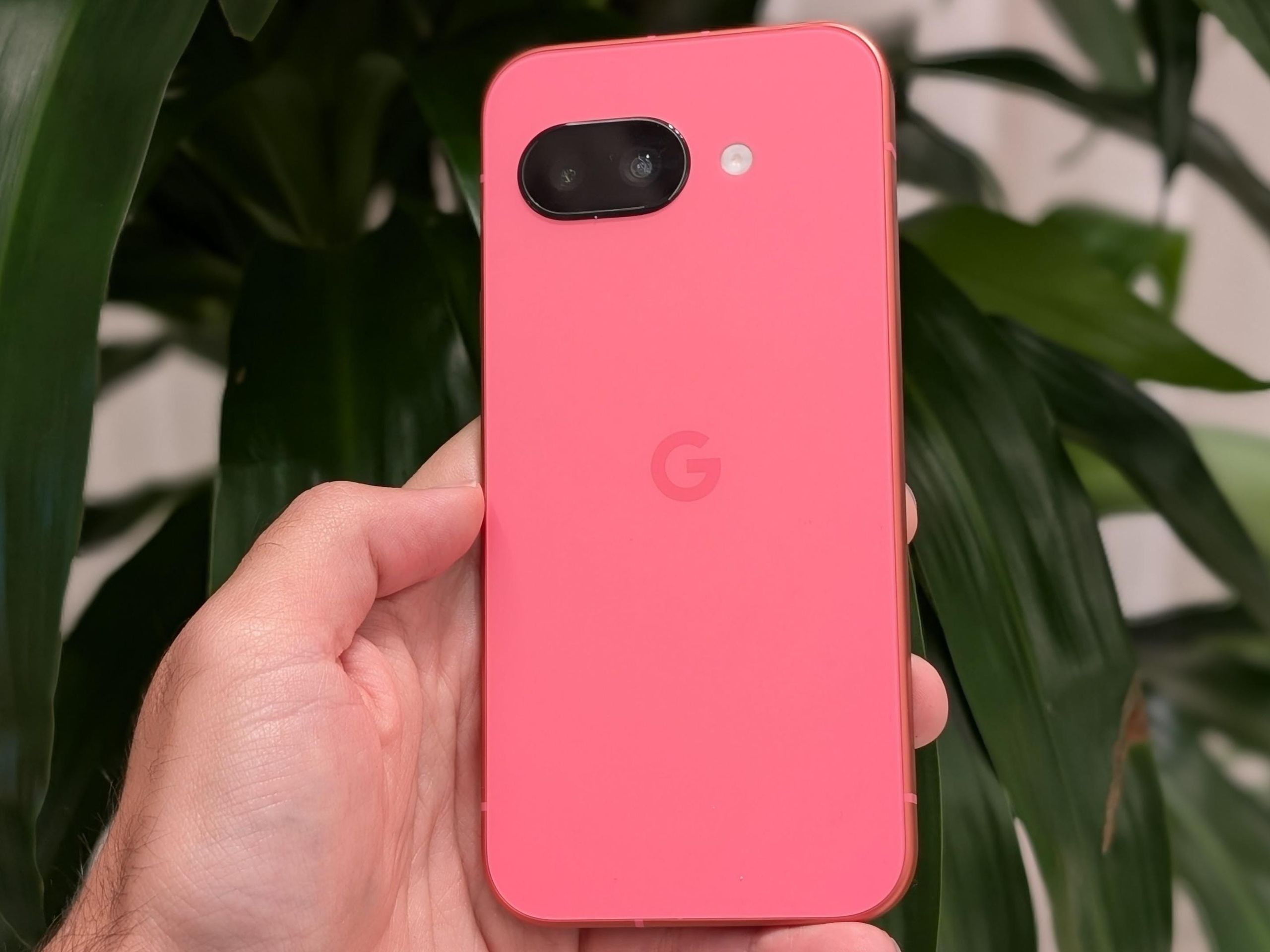 Google Pixel 9a ポーセリン 中古品〕 Google Pixel 9a 128GB ポーセリン G3Y12 docomo SIMフリー