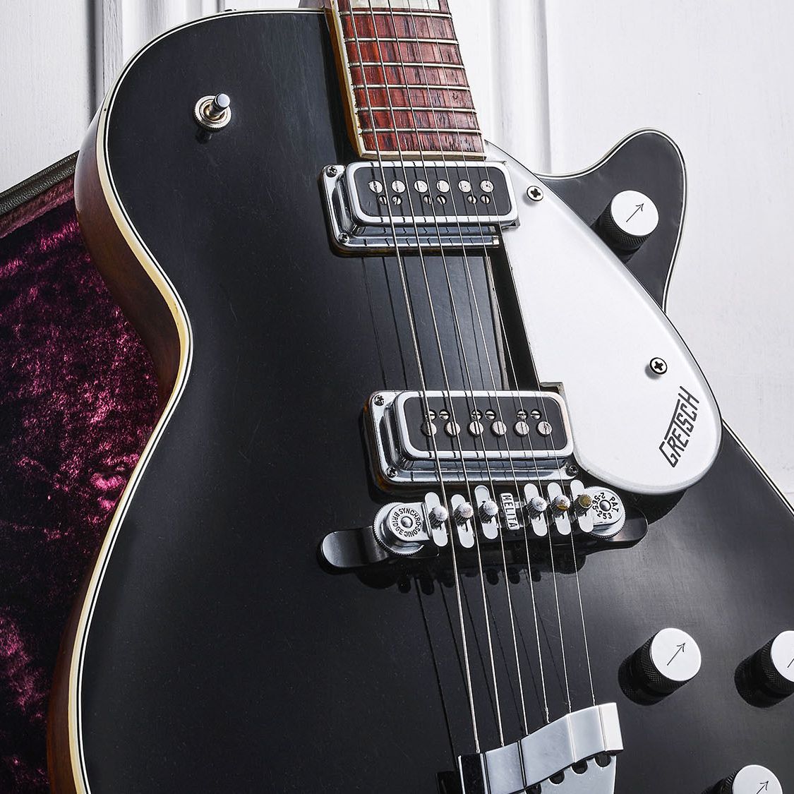 Some people think its gloss black top was a response to Gibson's