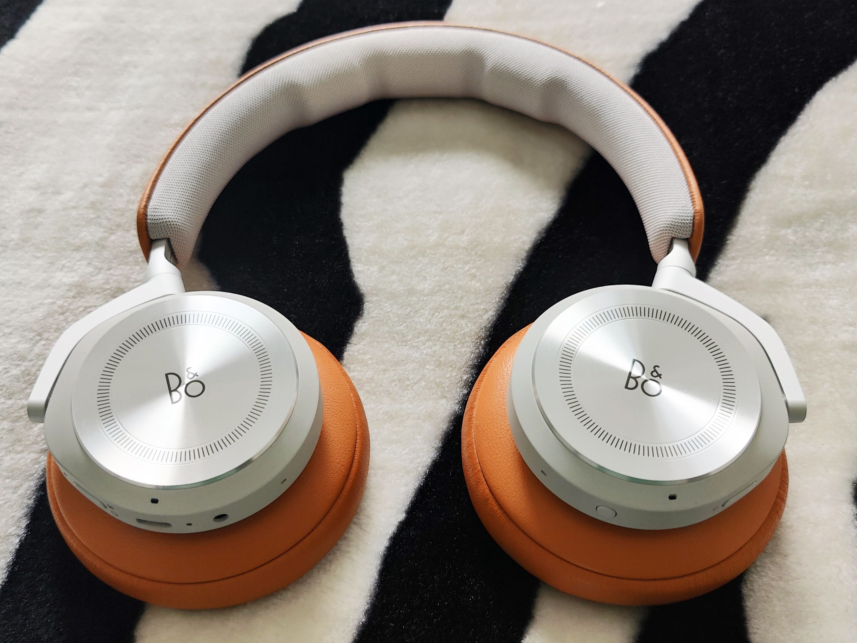 iskw　　Bang & Olufsen Beoplay HX Amazon.com: Bang & Olufsen Beoplay HX – Comfortable Wireless