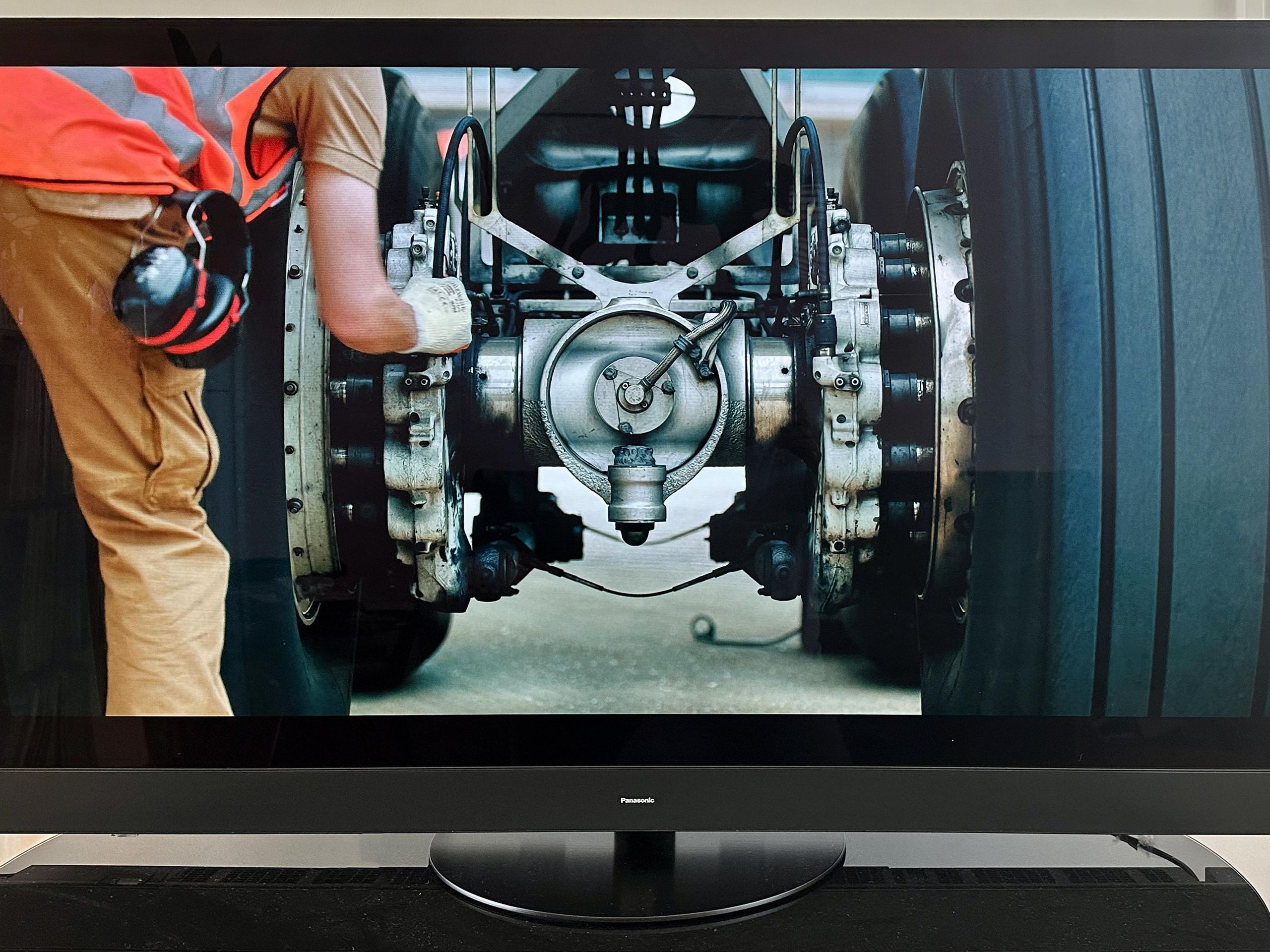 Panasonic MZ1500 review: pitch perfect picture quality | T3