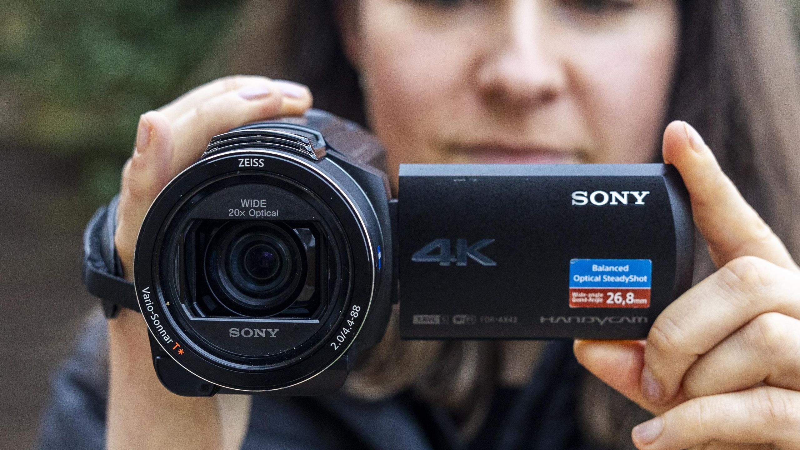SONY VLOGCAM 美品 Sony AX43 review: the last vlogging handycam with big zoom appeal