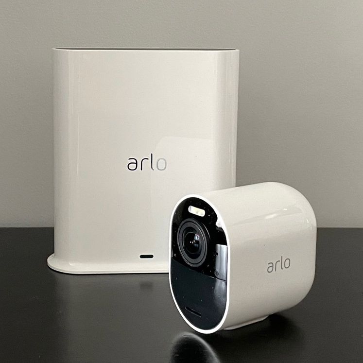 Arlo Ultra2 カメラ2台キット（SmartHub付）＋おまけ Arlo Ultra2 カメラ2台キット（SmartHub付）＋おまけ Arlo Ultra2