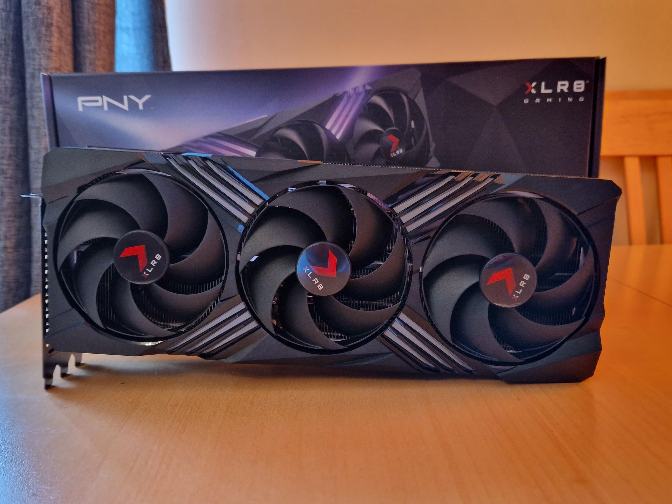 PNY GeForce RTX4070Ti ジャンク PNY GeFORCE RTX 4070Ti SUPER 16GB XLR8 Gaming VERTO EPIC-X RGB OC