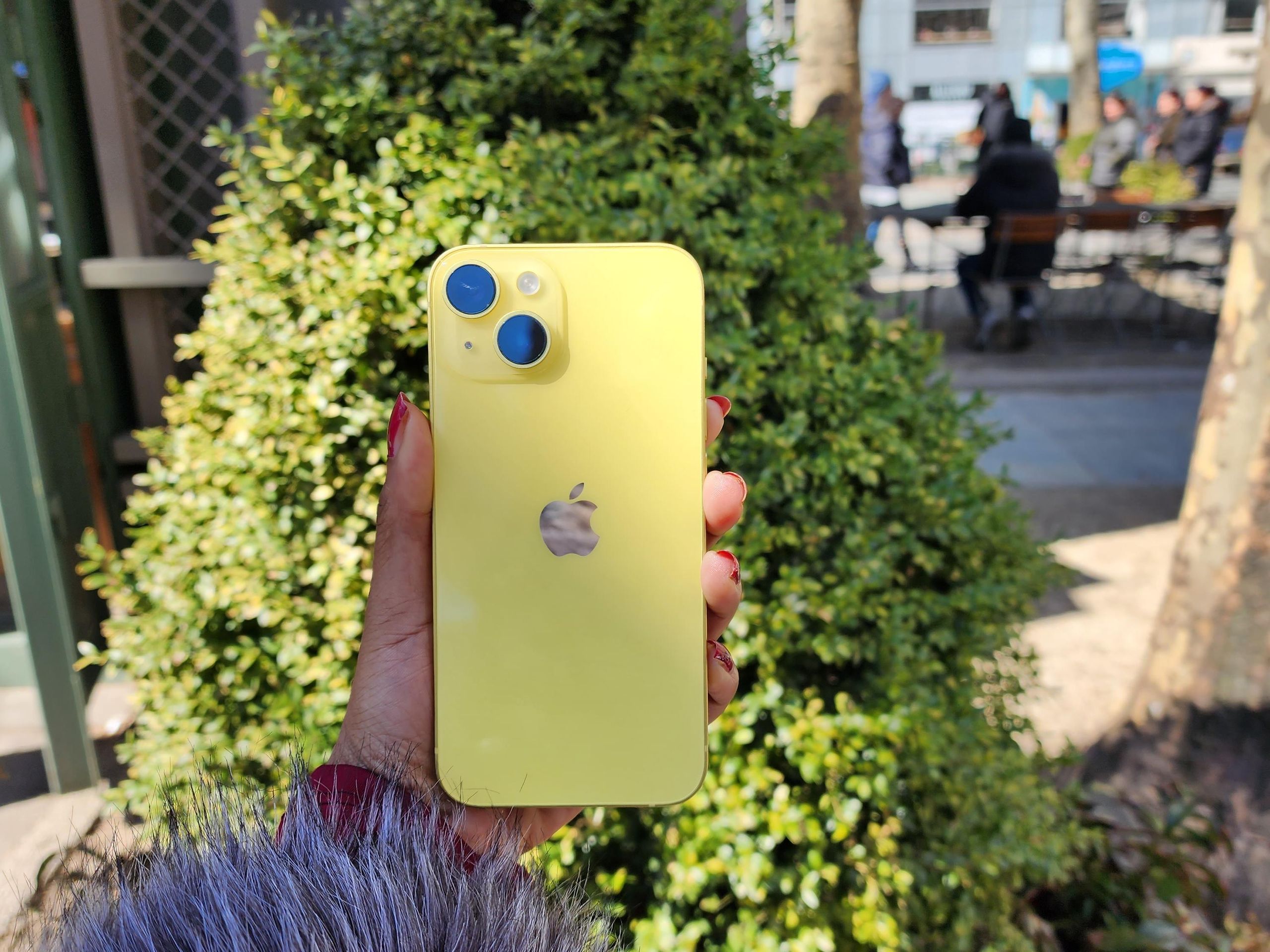 Yellow iPhone 14 — I took it for a spin and found a huge flaw I