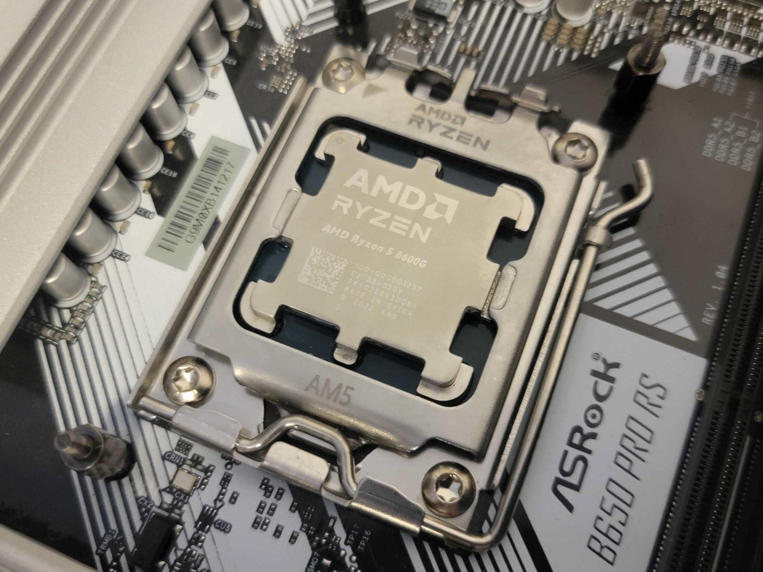 CPU AMD Ryzen 5 8600G CPU APU V6ULC7b4hMGzeqbdF7tENX.jpg