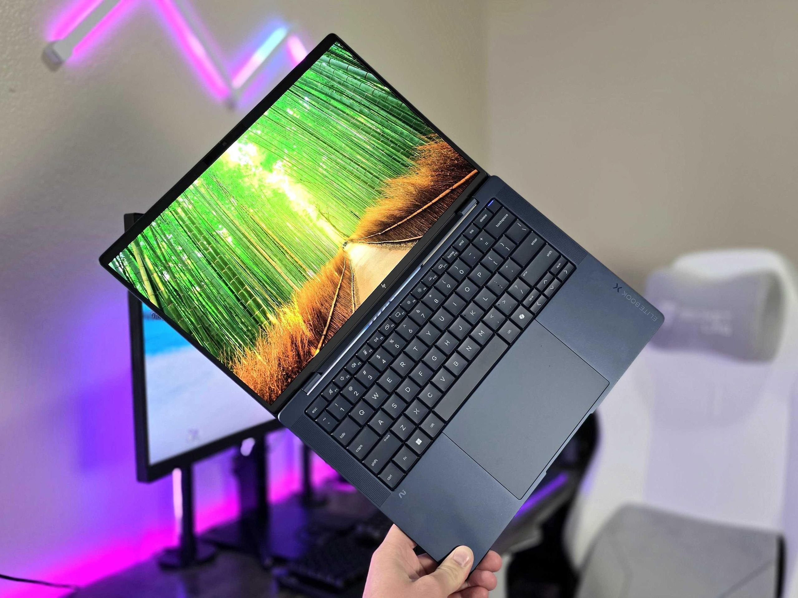 I went hands-on with the next-gen HP EliteBook X 14 (G2i