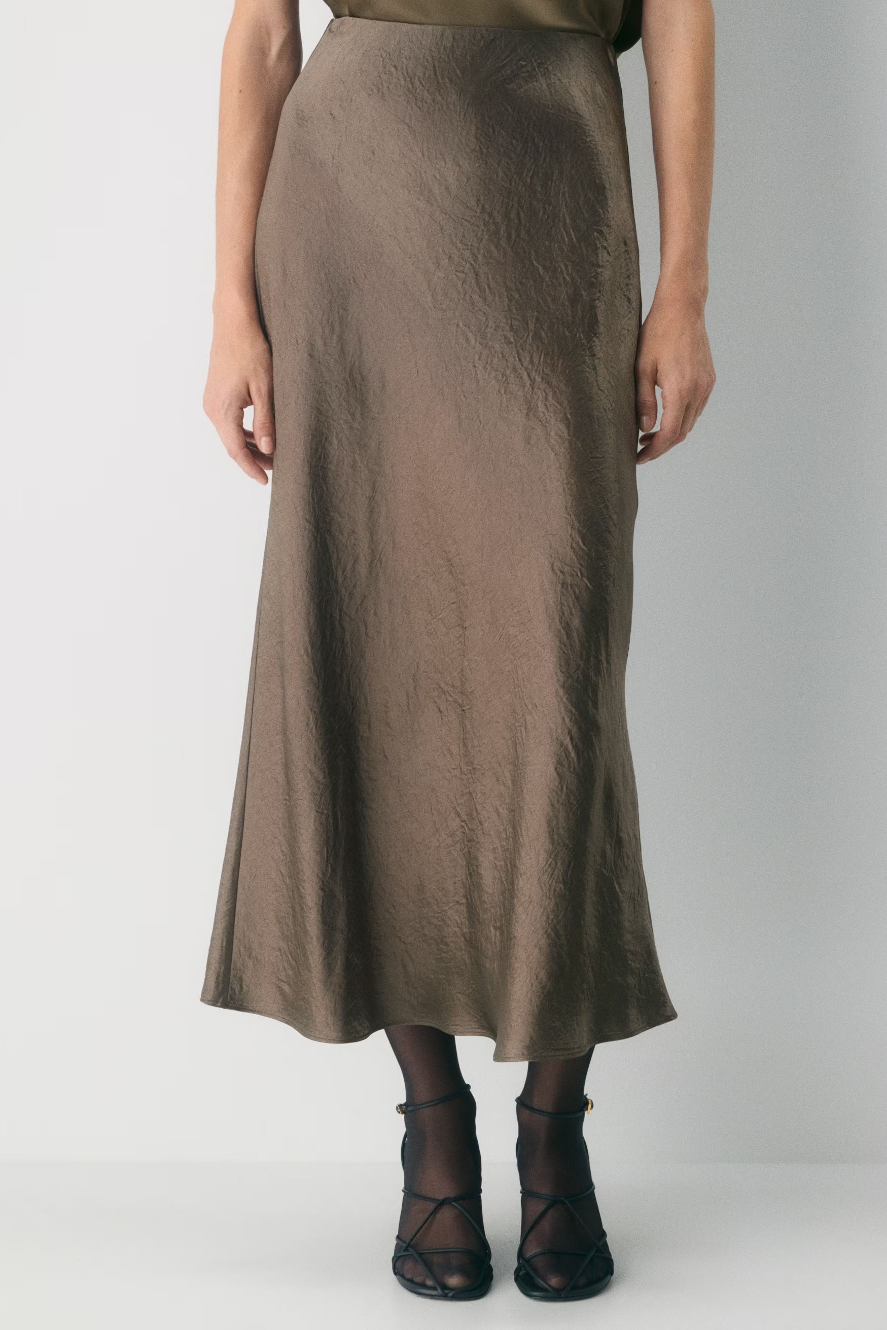 babaton crinkle satin maxi skirt