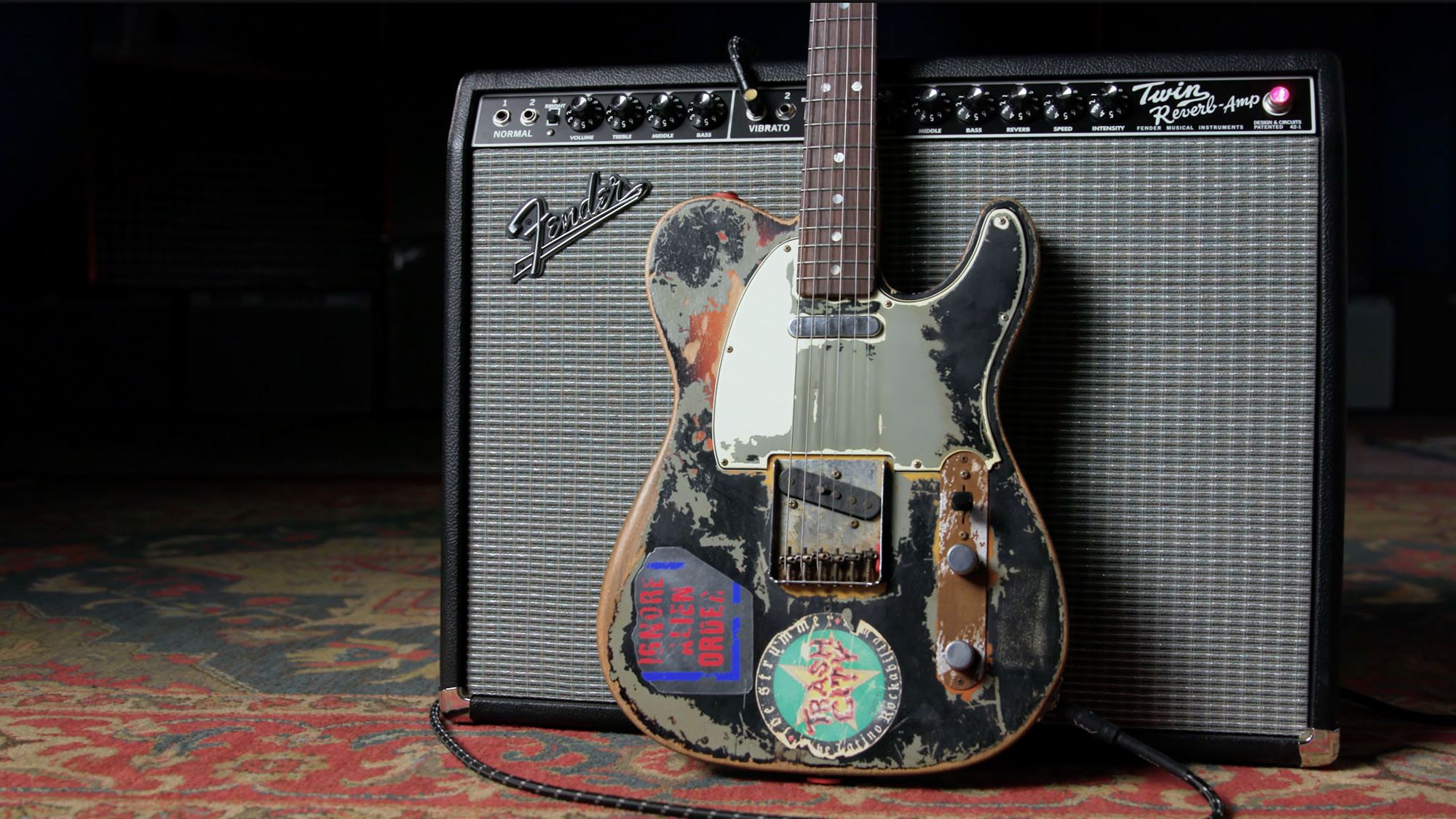 GW限定 Fender Mexico Joe Strummer テレキャスター Fender's $20,000 Joe Strummer Telecaster Confuses Me