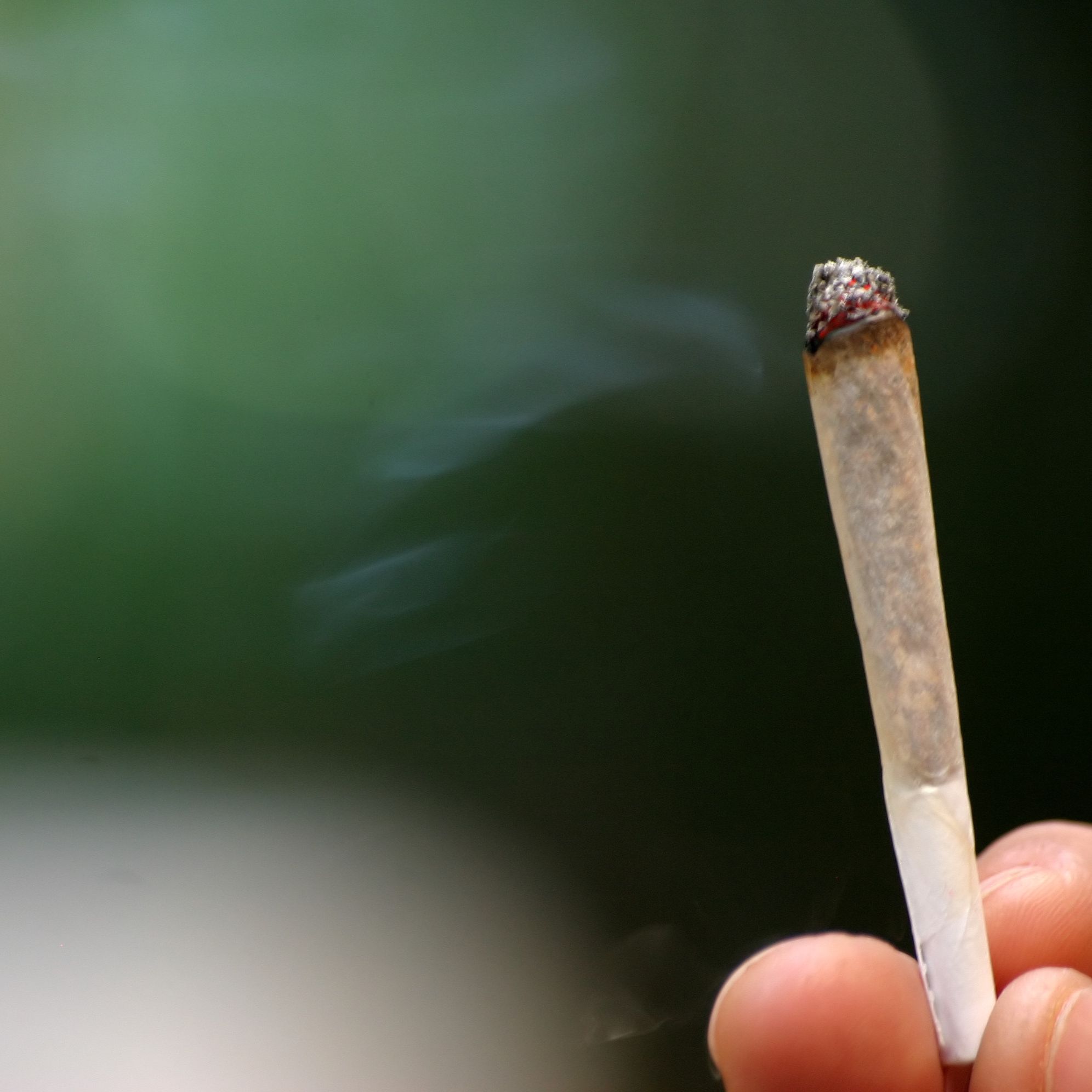why can't i smell cigarette smoke Smelling burnt toast, smoke or something strange when nothing's there? It  could be phantosmia — a condition that causes “phantom smells.” Here's what  you need to know from our Dr. Ehab Hanna. #