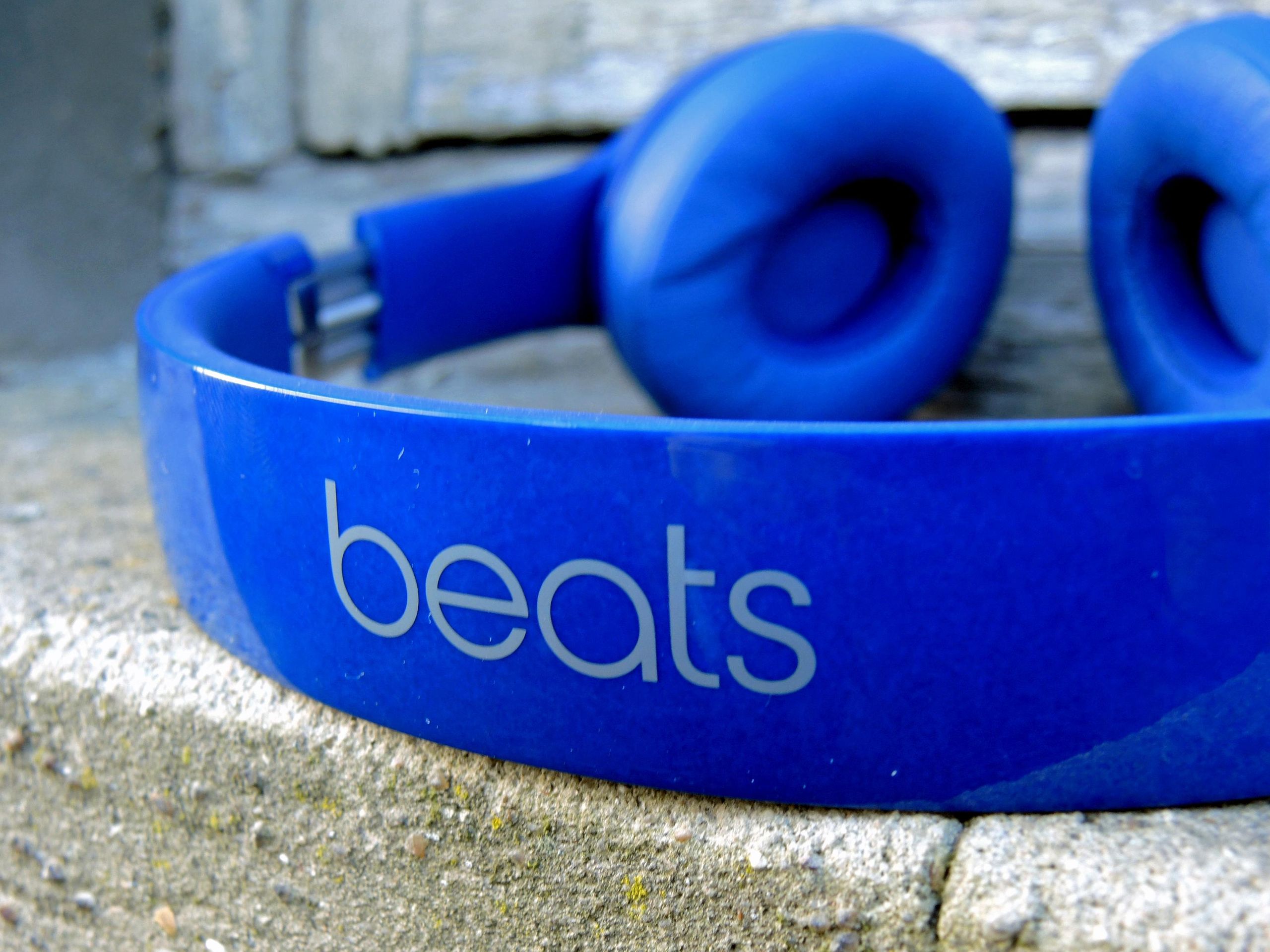 beats solo2 ブルー Beats by Dr. Dre Solo 2 Wireless On-Ear Headphones - Blue