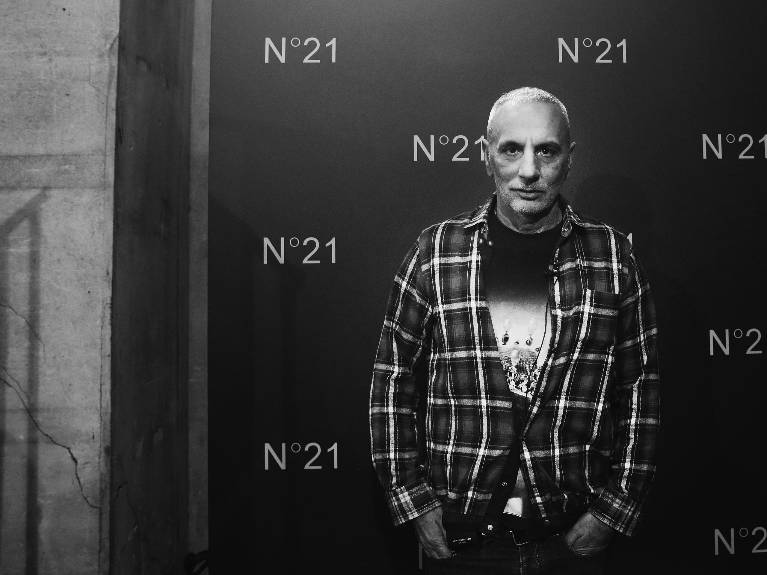 ALESSANDRO DELL ACQUA 異素材 レザープルオーバー N739 ALESSANDRO DELL ACQUA 異素材 レザープルオーバー N739