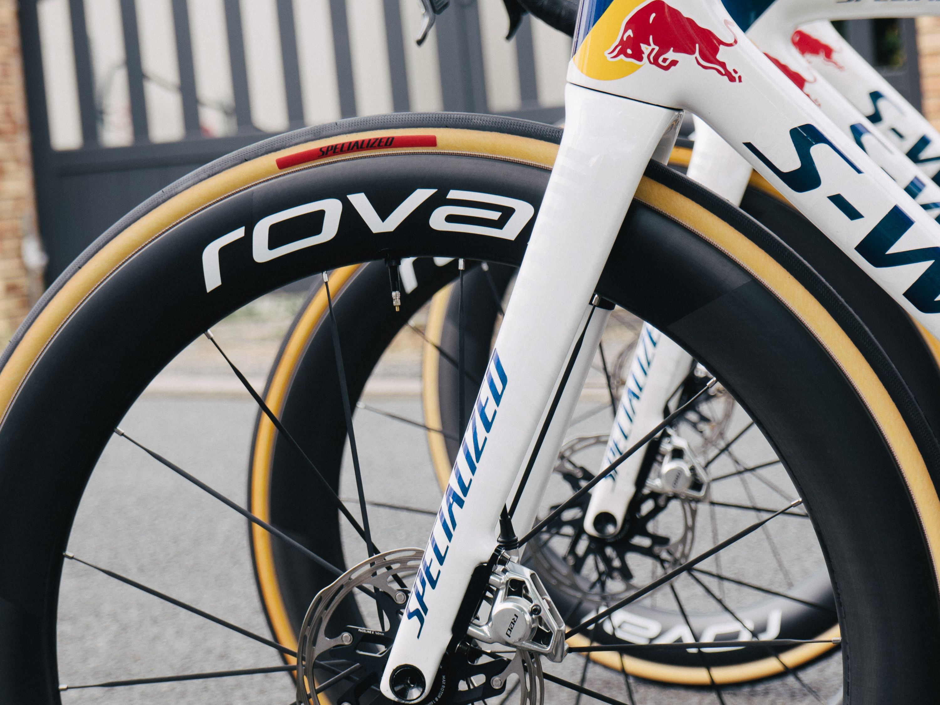 Specialized sneaks out a pair of new Roval Rapide wheelsets