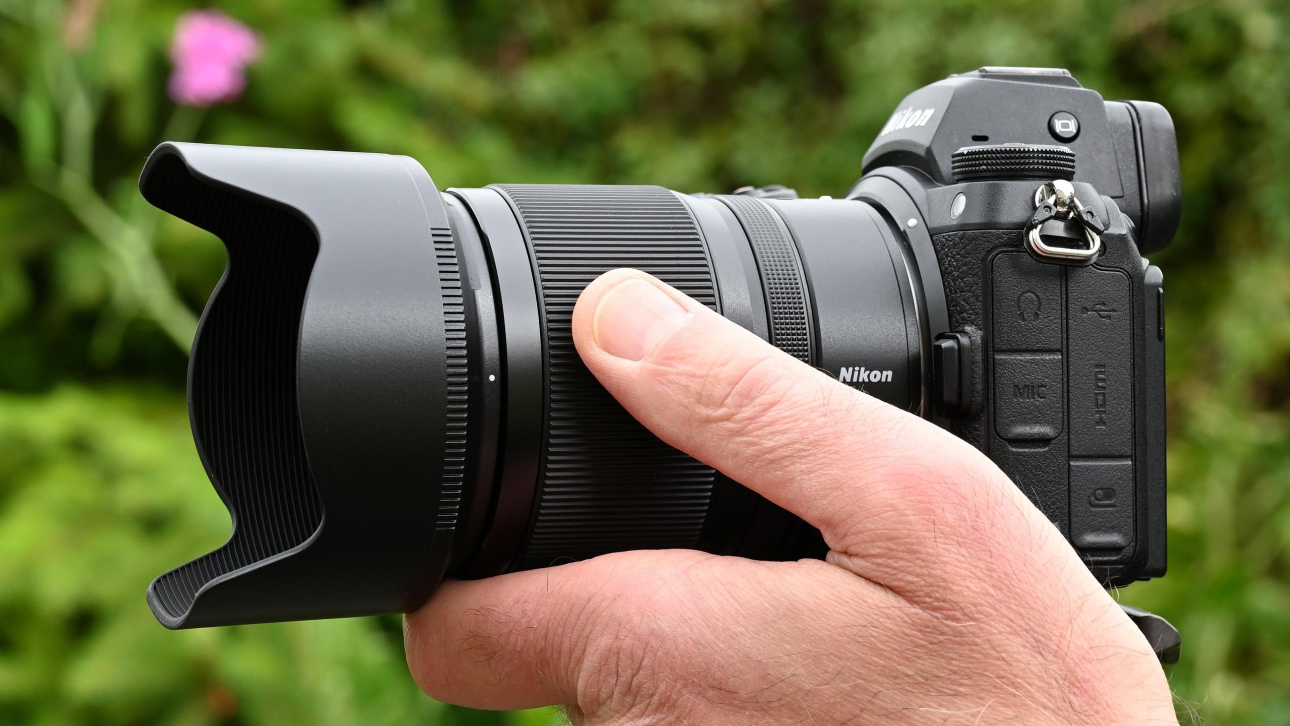 Nikon Z 35mm f/1.4 review: a nifty, nippy little lens with street