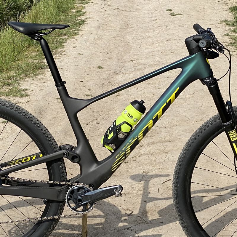 bicycle scott vs specialized 2027 Spark RC Team Bike The SCOTT Spark RC SL is the pinnacle of modern cross Scott Spark Team Issue AXS