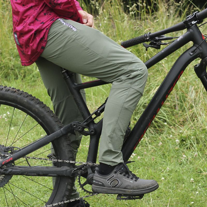 DHaRCO Mens Gravity Pants review – a slim fitting, good looking