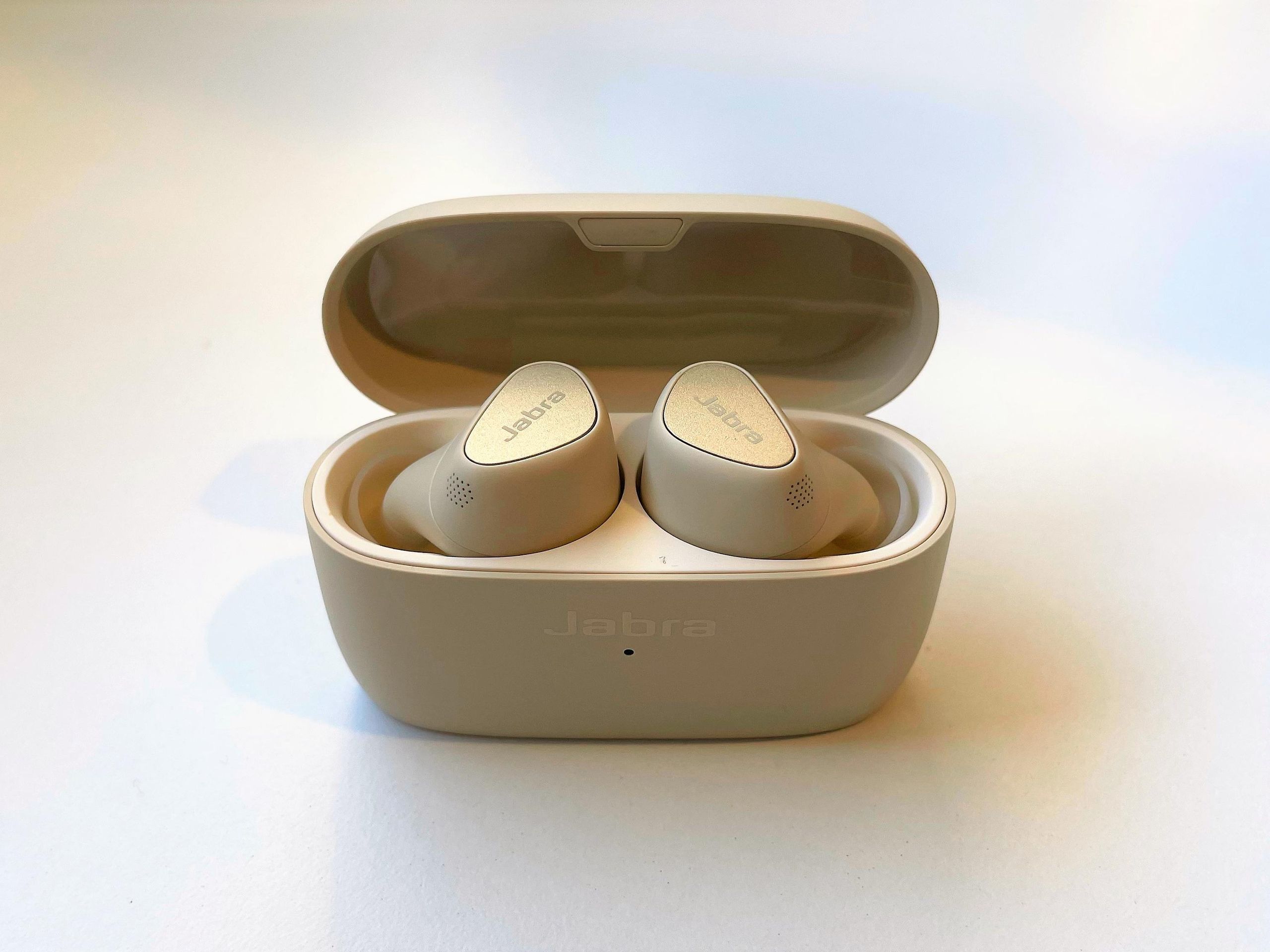 新品未開封　Jabra Elite 5 Gold Beige Jabra Elite 5 - Gold Beige True Wireless Earbuds Gold Beige