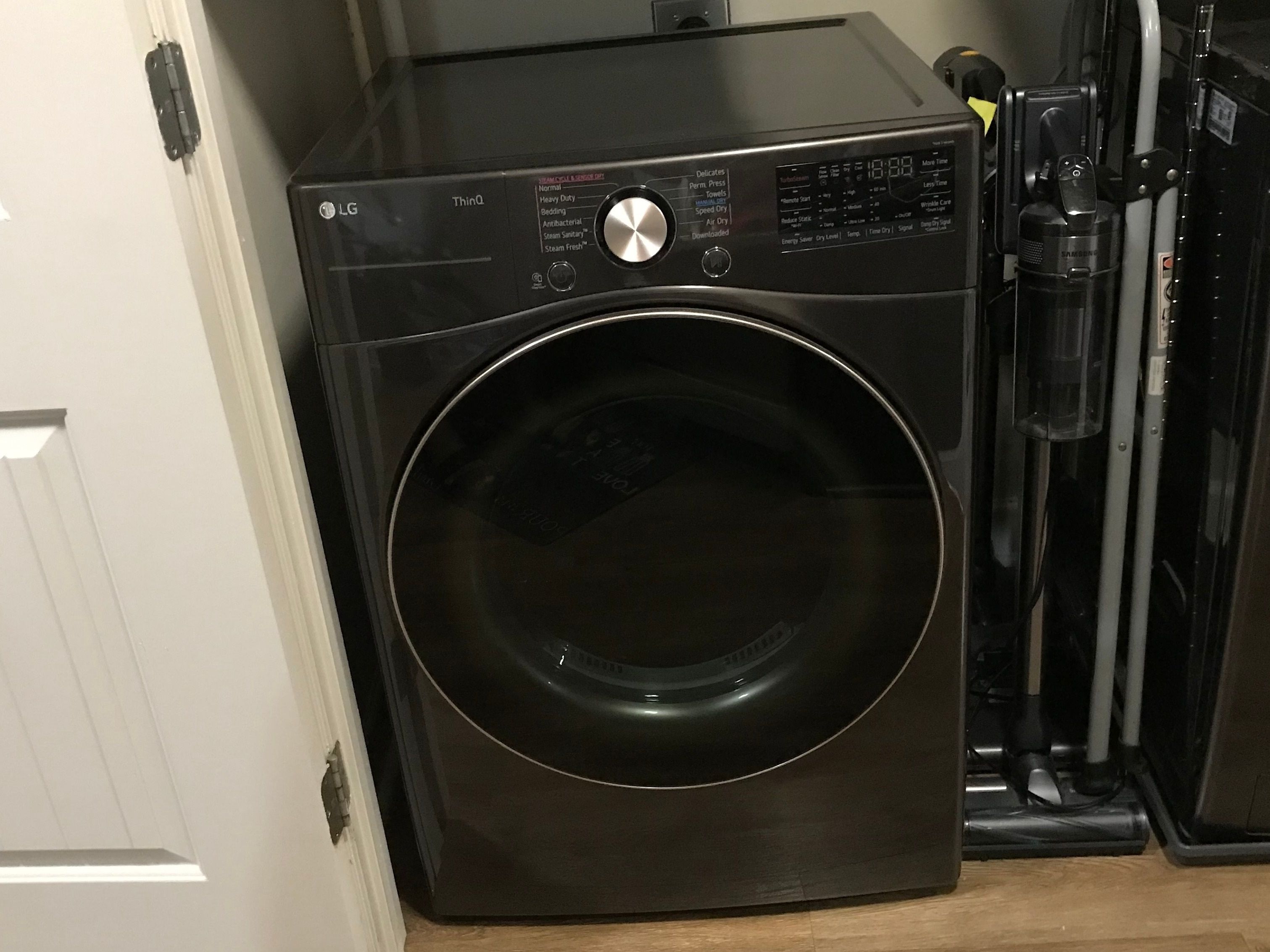 LG DLEX4000B 7.4 Cu. Ft. Stackable Smart Electric Dryer