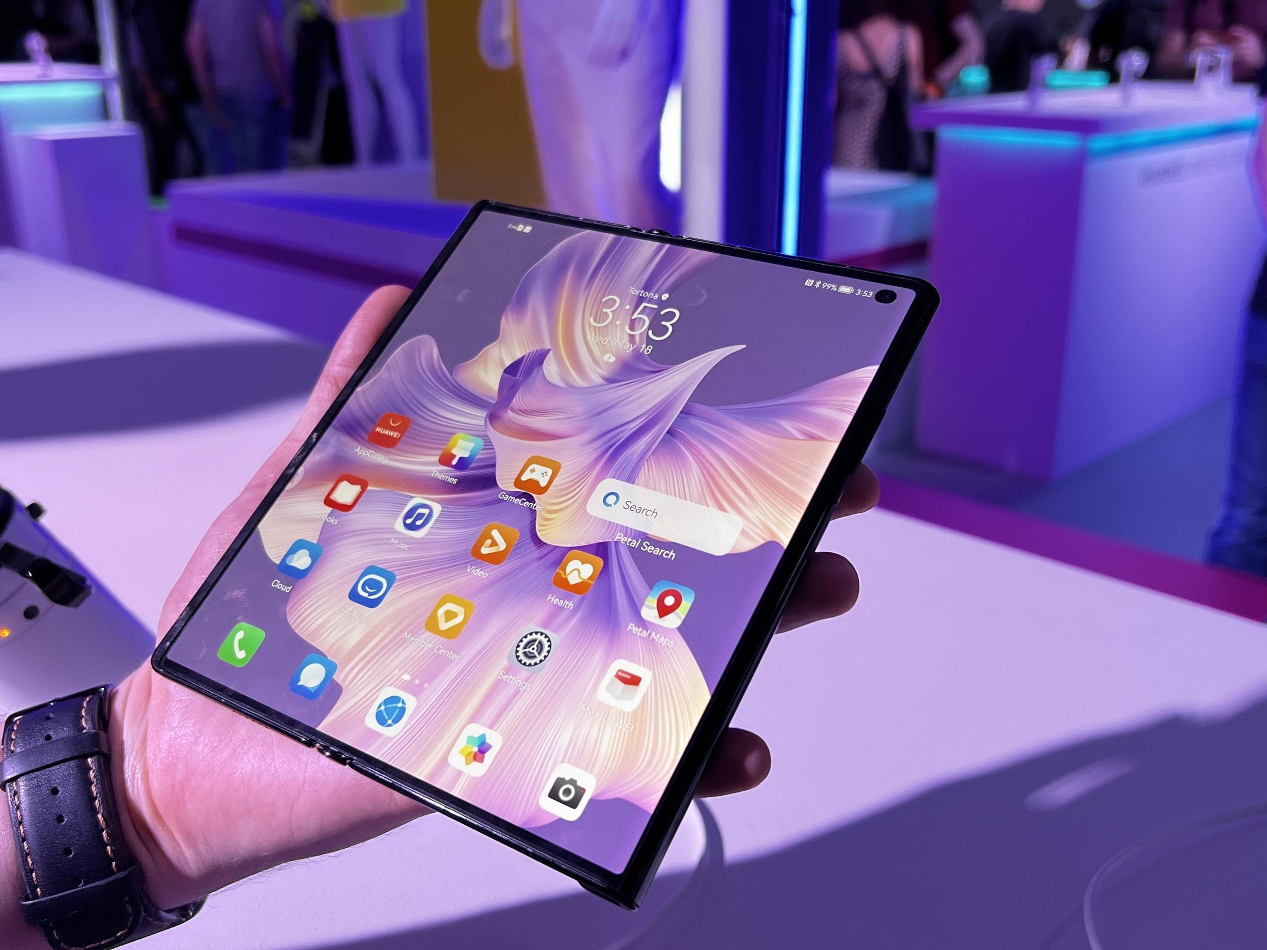 Meet the Huawei Mate Xs 2: The brand new foldable flagship