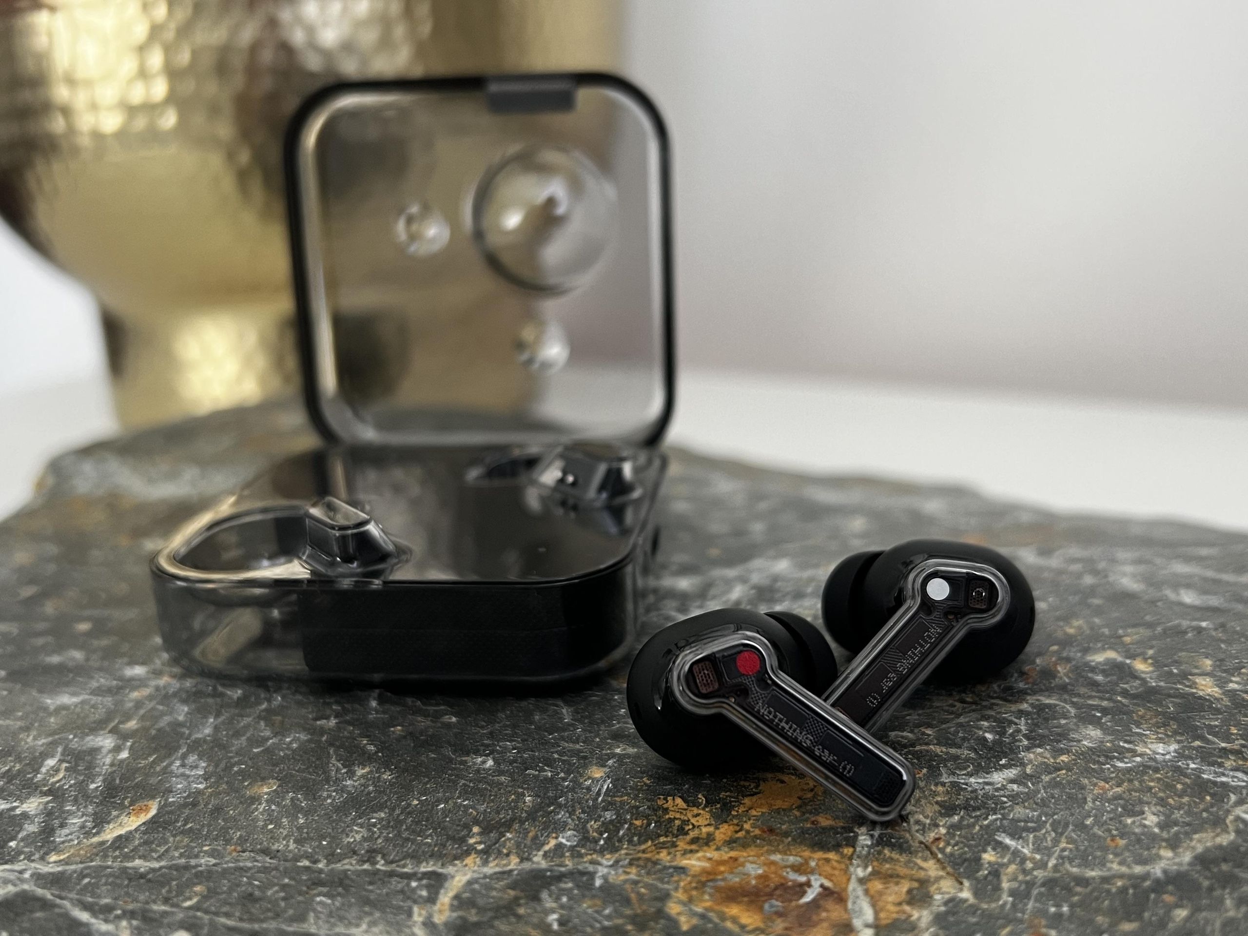 Nothing ear (1)ブラック Nothing Ear (1) Review | PCMag