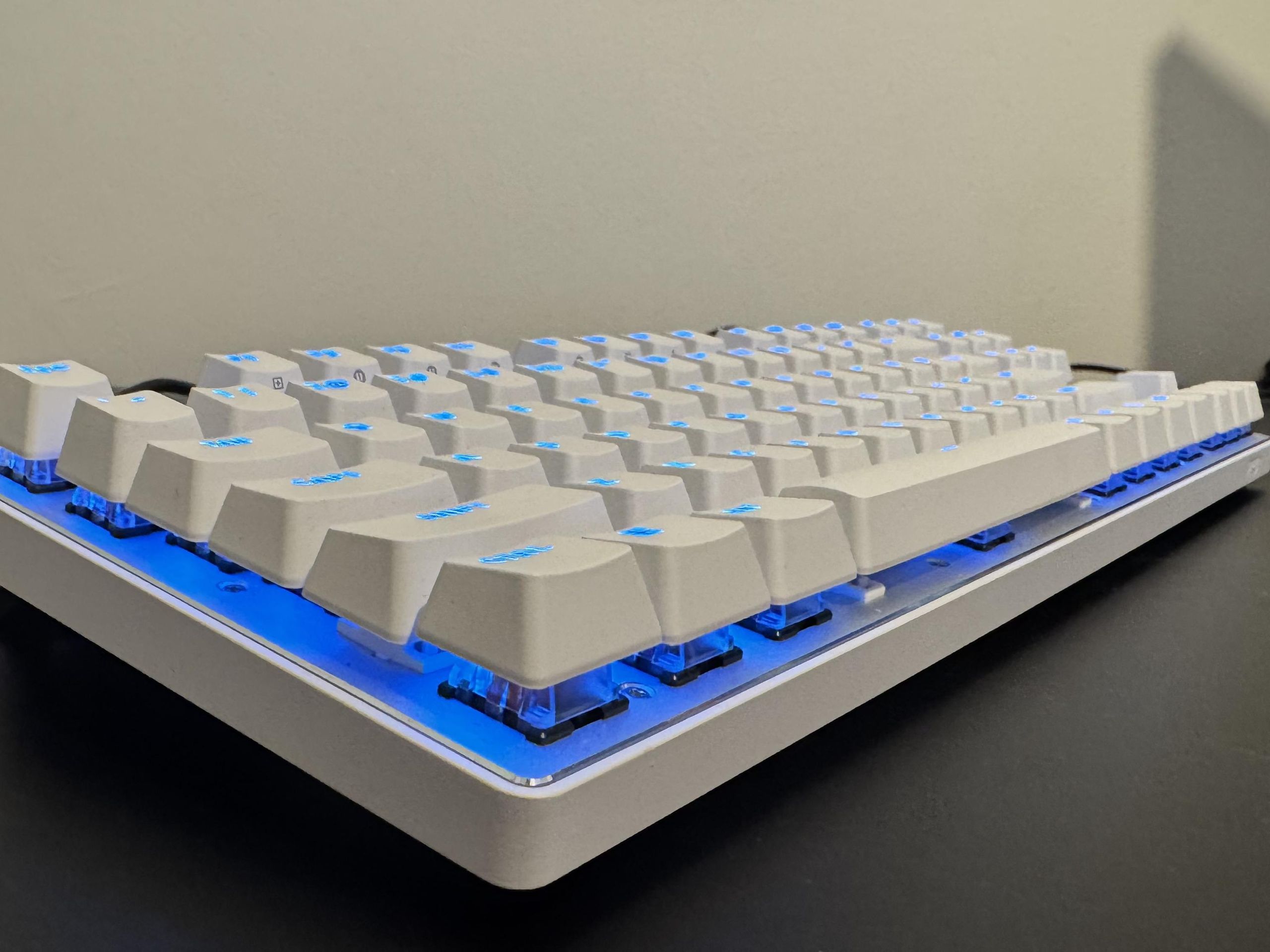 【新品未開封】Logicool G PRO X TKL RAPID Wwm69LS4MtwHR5az7PNZAc.jpg