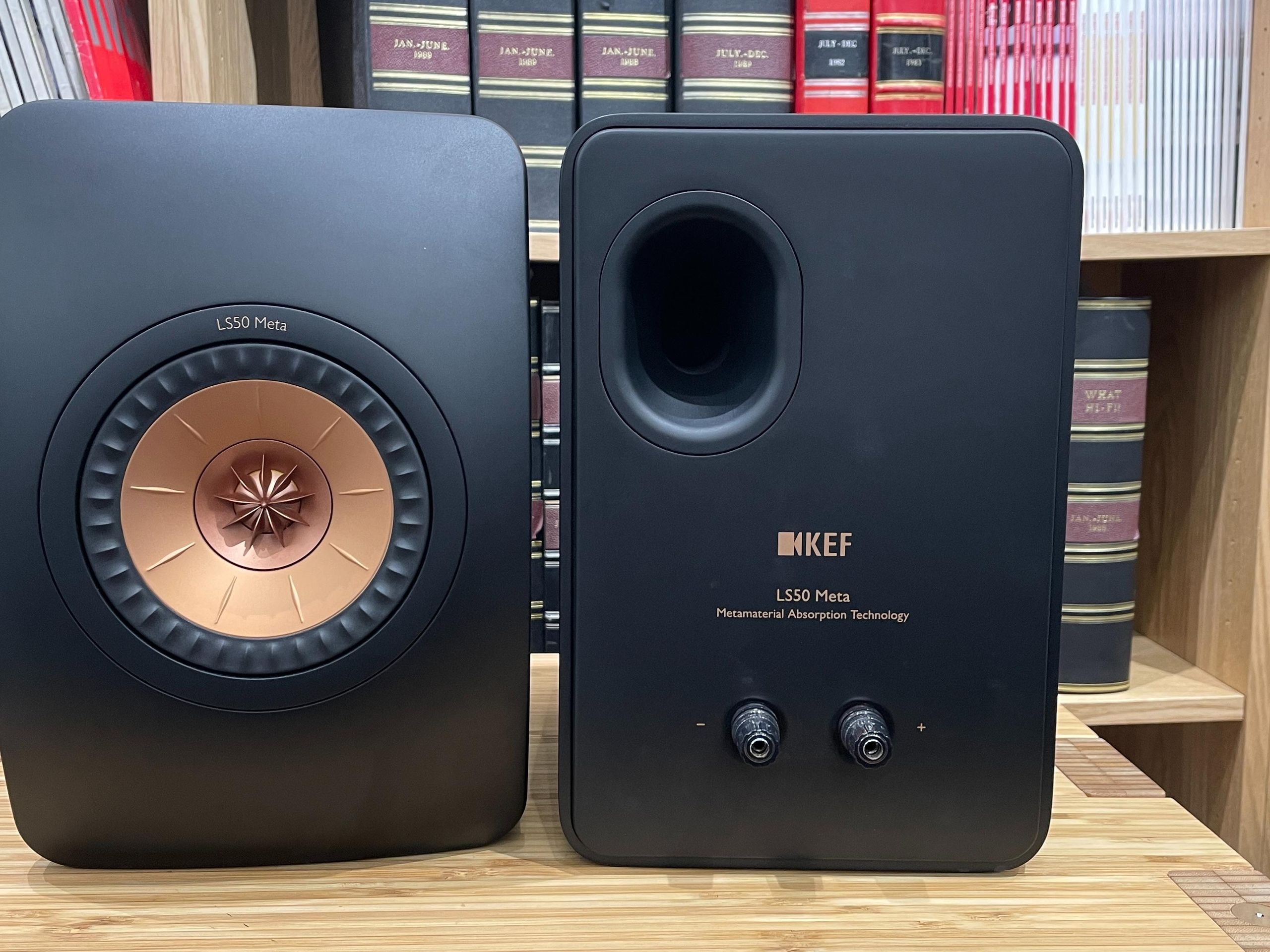 値下げしました！！！ KEF  LS50 Ｍeta The five-star KEF LS50 Meta speakers are now down AU$500 at