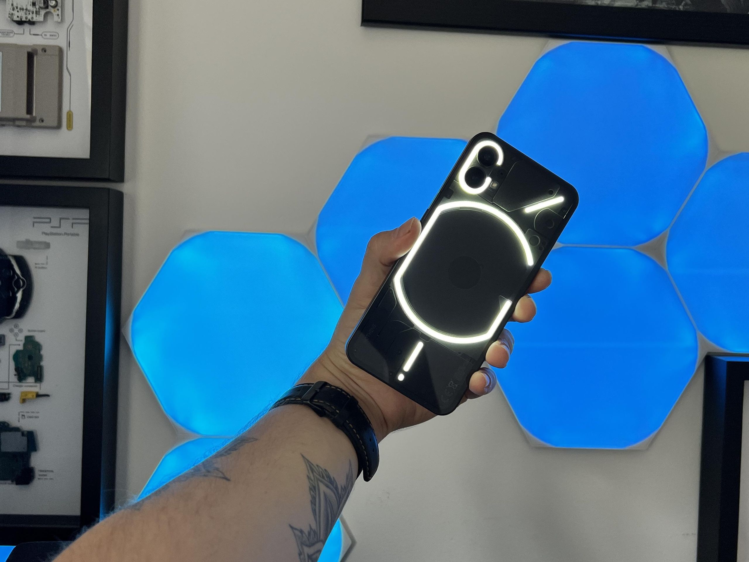 Nothing Phone (1) 8GB RAM 256GB バッテリーおまけ Nothing Phone (1) 8GB RAM 256GB バッテリーおまけ Nothing Phone (1