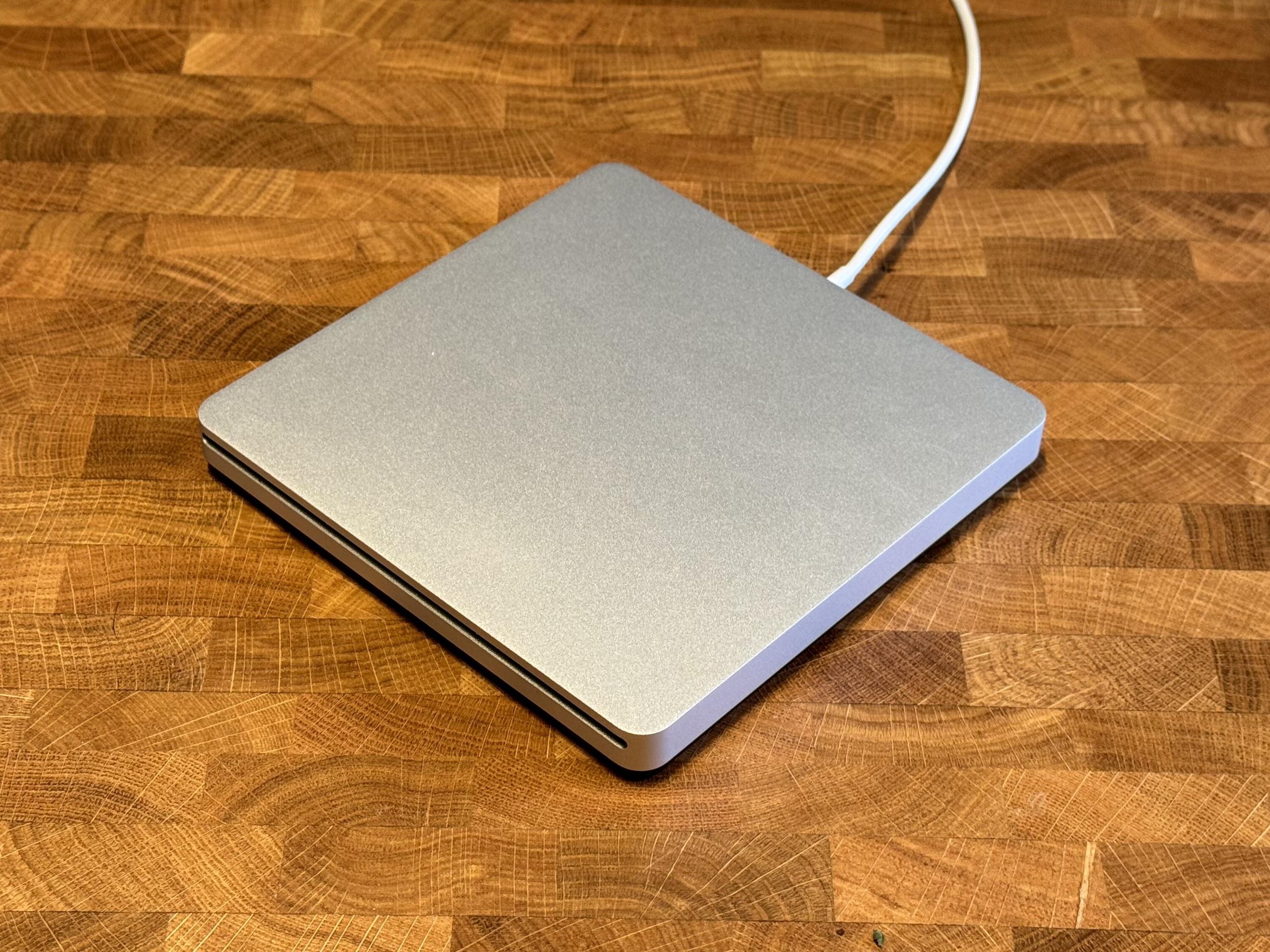 ・MacBook Air ・MagicMouse ・SuperDrive Magic Mouse (USB‑C) - Black Multi-Touch Surface - Apple