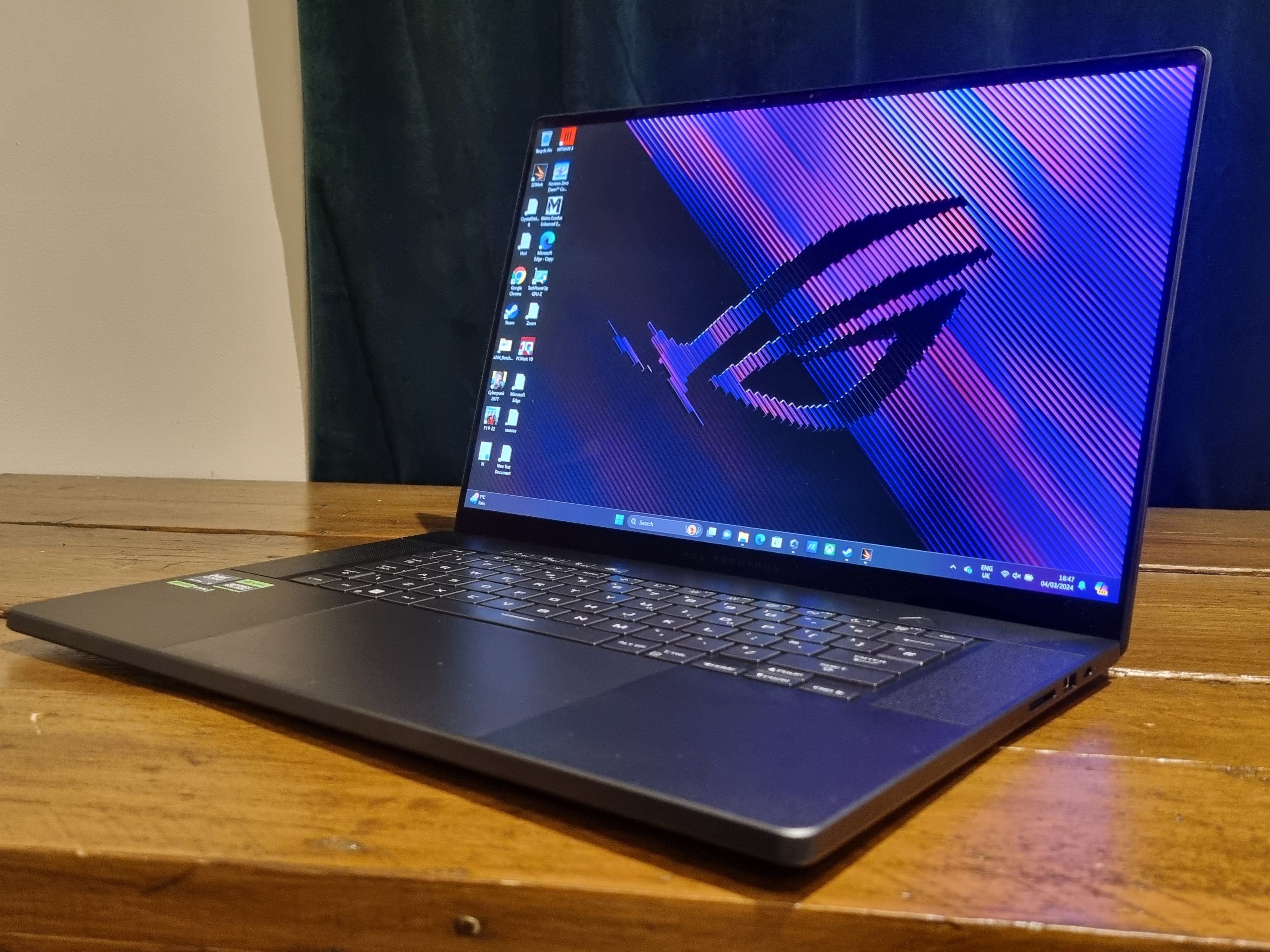 その他ノートPC本体 ROG Zephyrus G16 究極の薄型軽量と圧倒的なパフォーマンスを実現したゲーミング