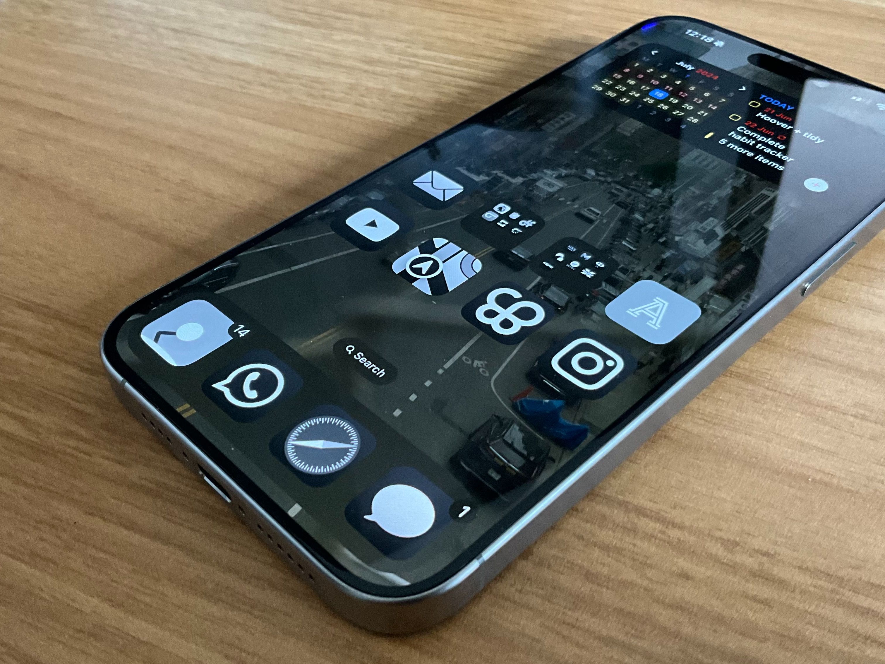 iPhone - pcmobile AppStore  1200x600wa.png